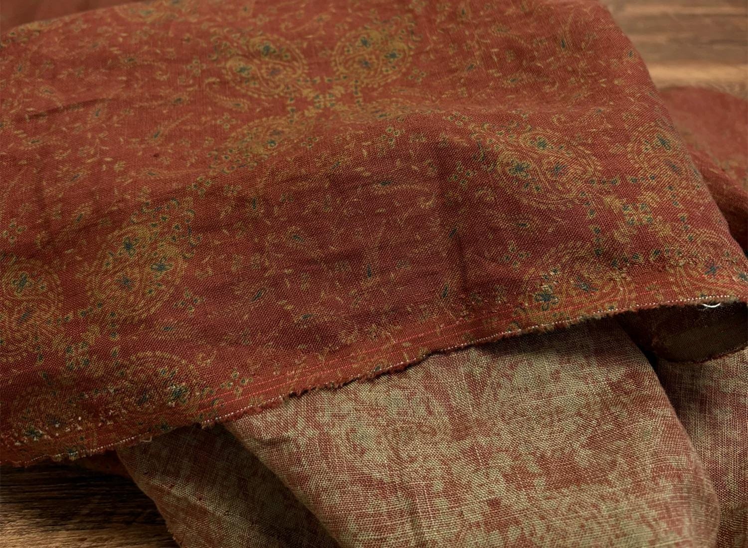 BJXUJI - 100% Linen, Vintage Red Paisley Digital Prints, 200 gram 135cm wide by the Yard