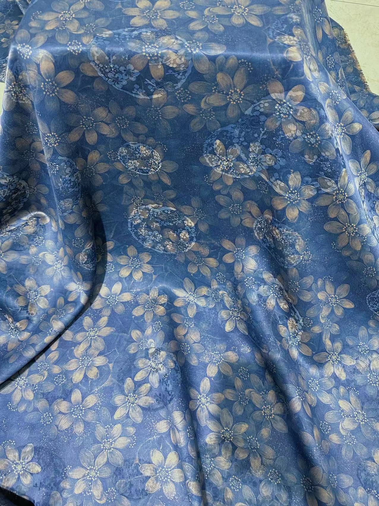 SXKGYR - Handmade 25 Momme HUALUO Jacquard Hongyunsha Mud Silk Fabric (Openwork texture) - 114cm by the Yard