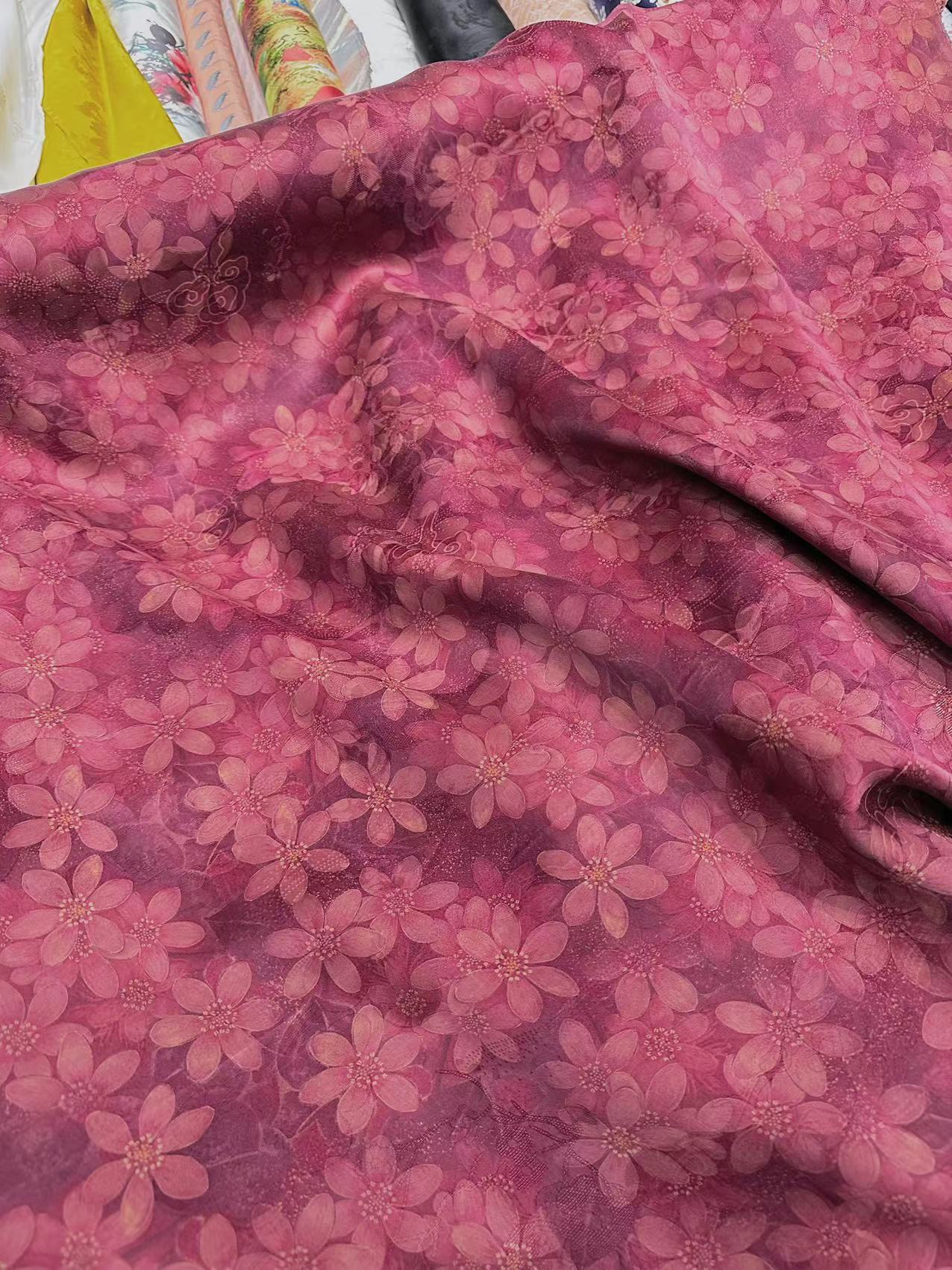 SXKGYR - Handmade 25 Momme HUALUO Jacquard Hongyunsha Mud Silk Fabric (Openwork texture) - 114cm by the Yard