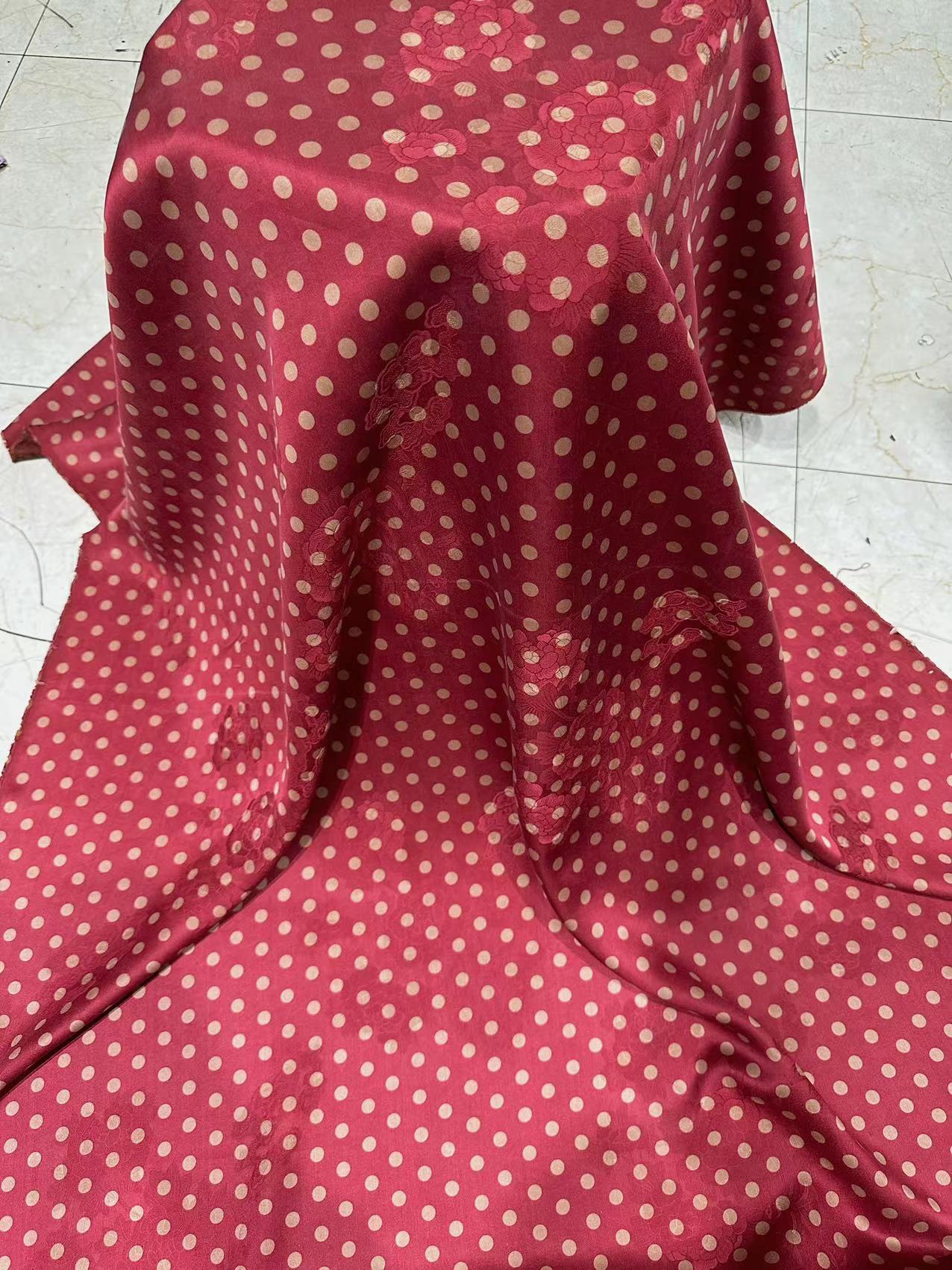 SXBODN - Handmade 25 Momme HUALUO Jacquard Hongyunsha Mud Silk Fabric (Openwork texture) - 114cm by the Yard