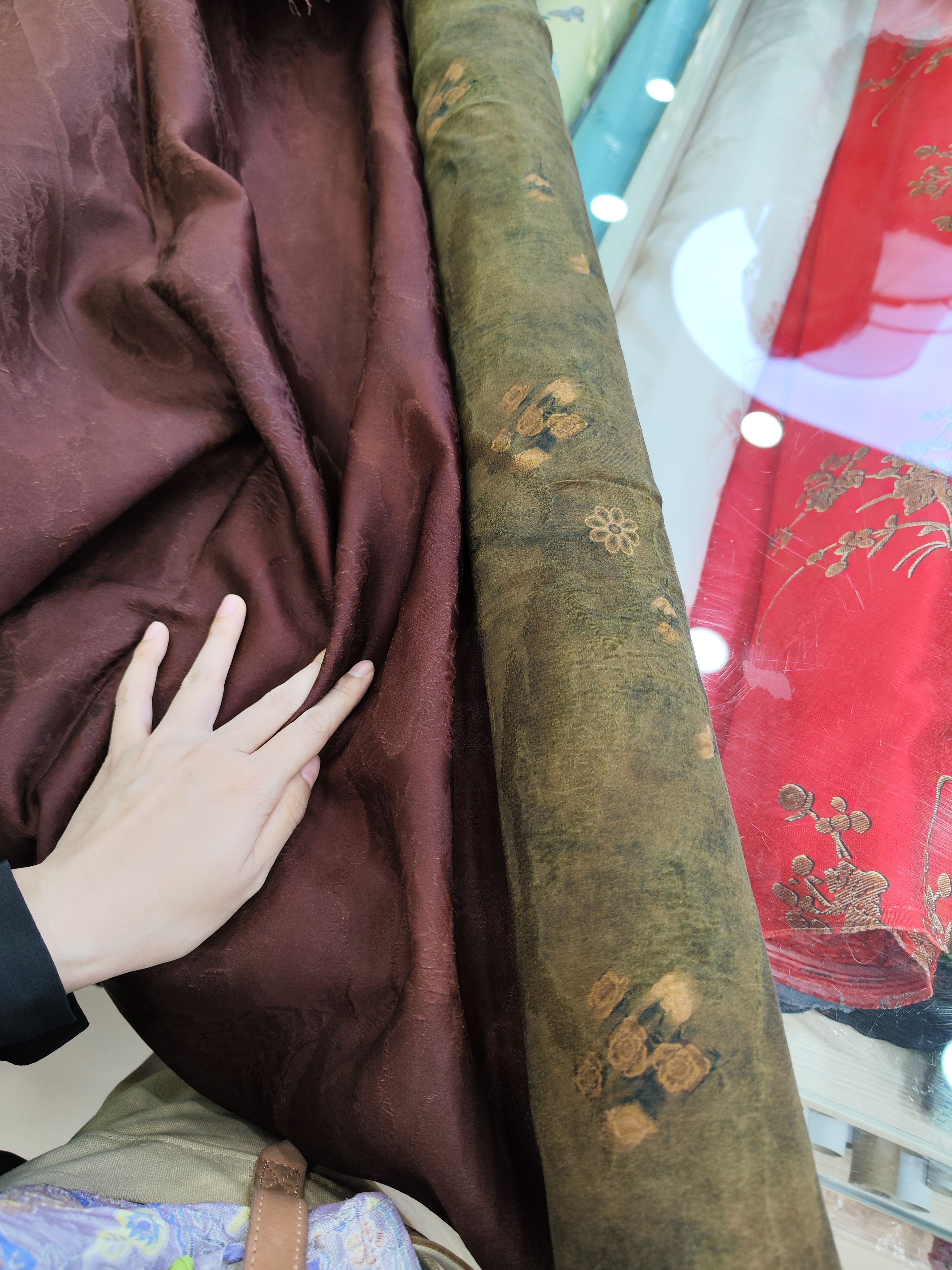 ZZYRBX - Handmade 27 Momme HUALUO Jacquard Hongyunsha Mud Silk Fabric (Openwork texture) - 110cm by the Yard