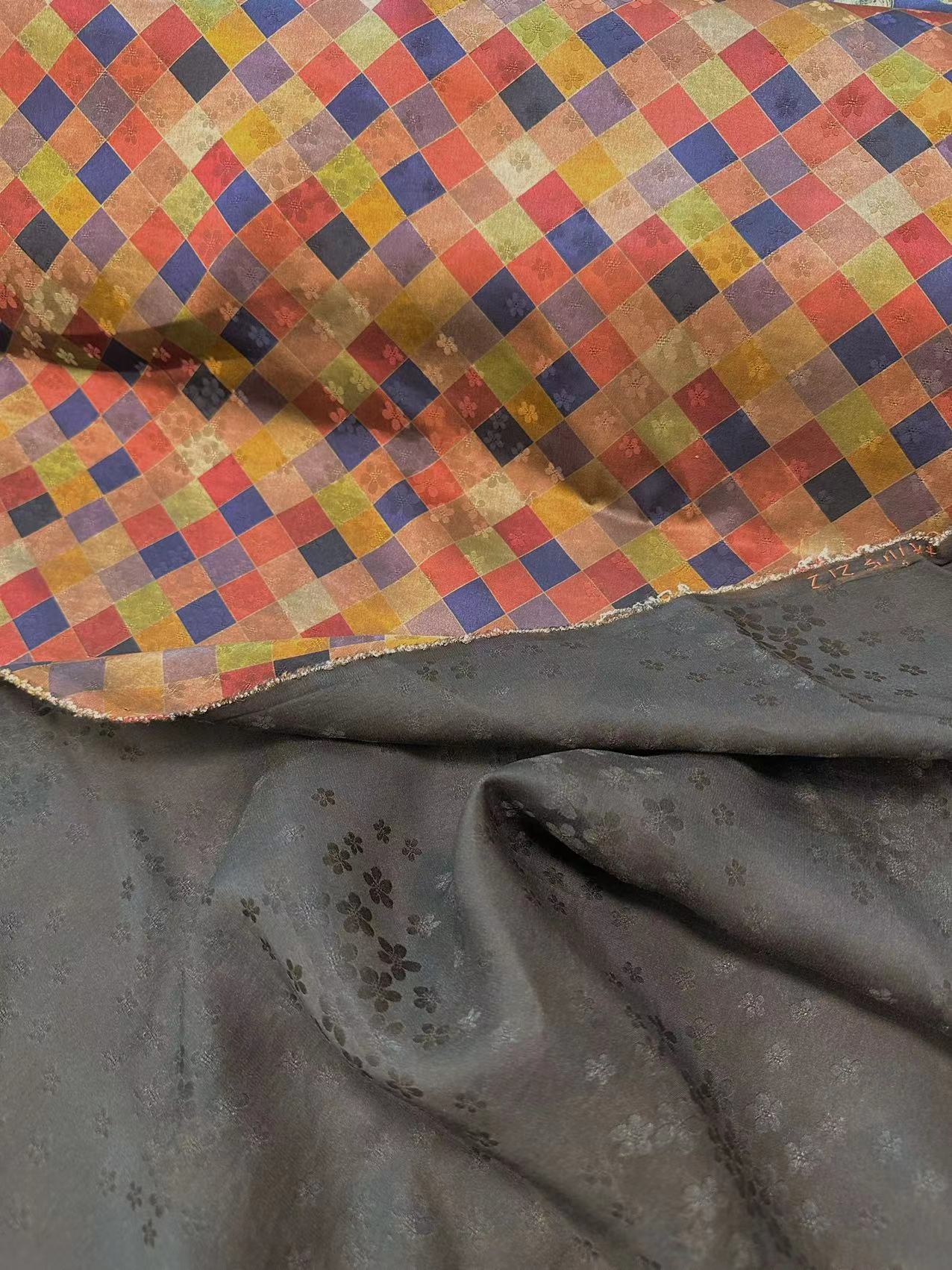 SXLLQP - Handmade 25 Momme HUALUO Jacquard Mud Silk Fabric (Openwork texture) - 114cm by the Yard