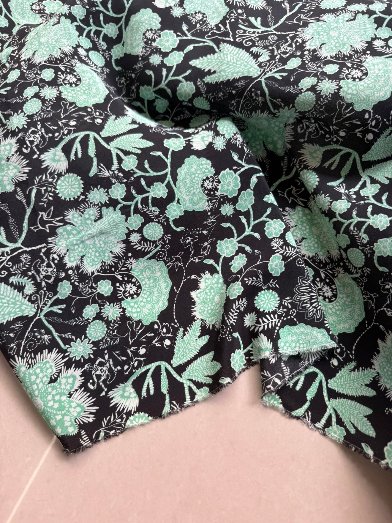 DDHBHH - 20 momme Floral Print Silk Crepe de Chine Fabric - 140cm wide by the Yard