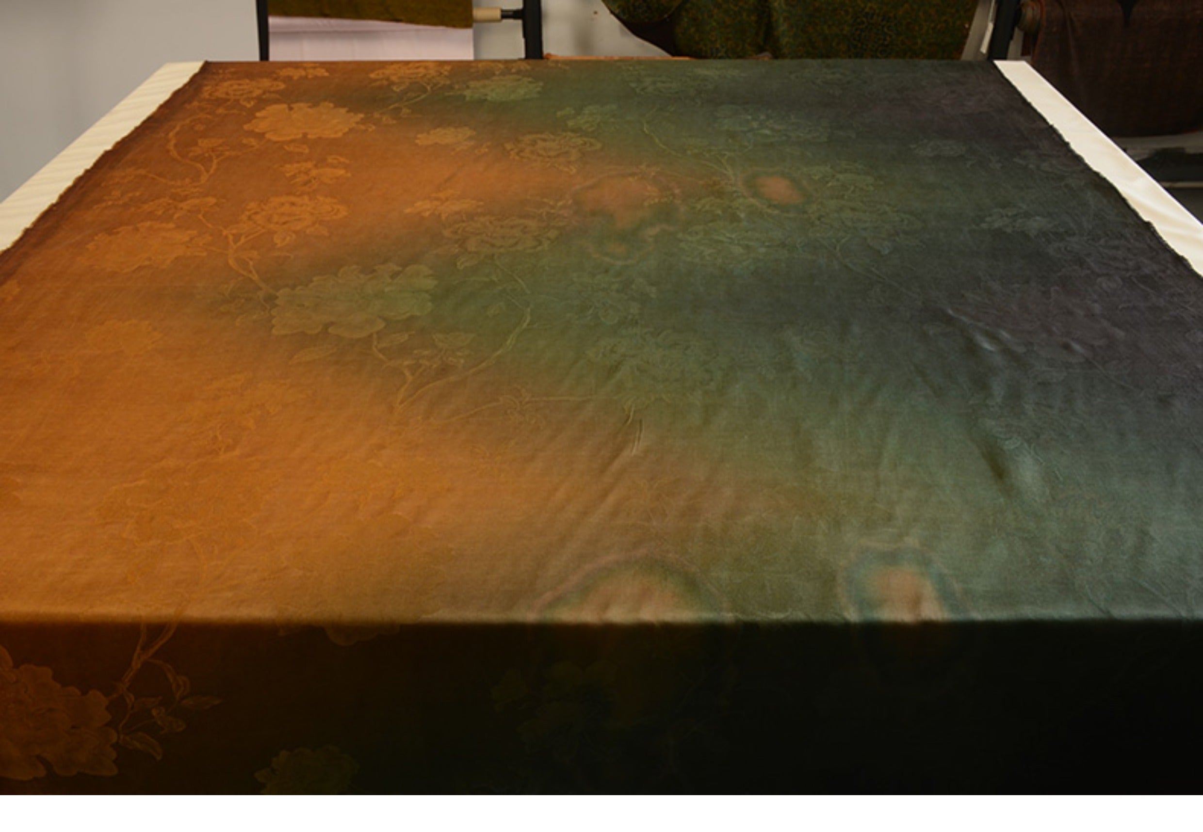 YPJBHL - Handmade 26 Momme HUALUO Jacquard Mud Silk Fabric (Openwork texture) - 138cm by the Yard