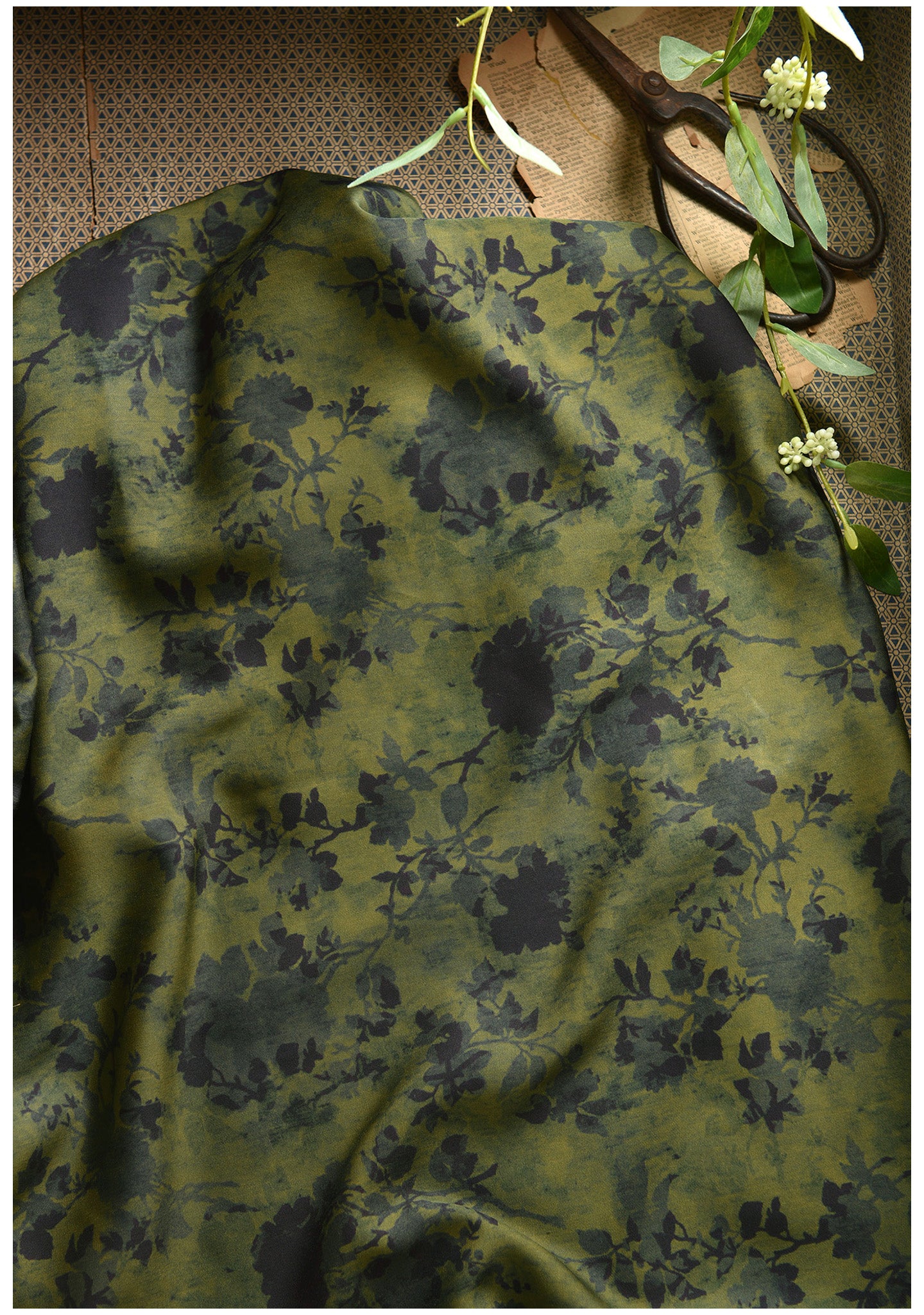 MGUANL - Hight 60 Count Rayon Satin Faux Silk Chinese Style Floral Cheongsam Dress Fabric - 145cm wide by the Yard