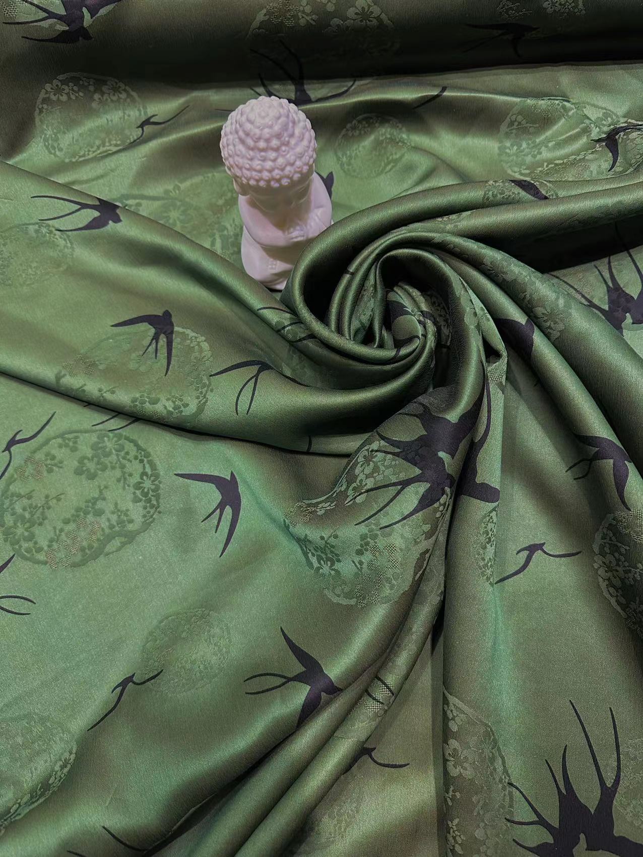 SXJLYZ - Handmade 25 Momme HUALUO Jacquard Hongyunsha Mud Silk Fabric (Openwork texture) - 114cm by the Yard