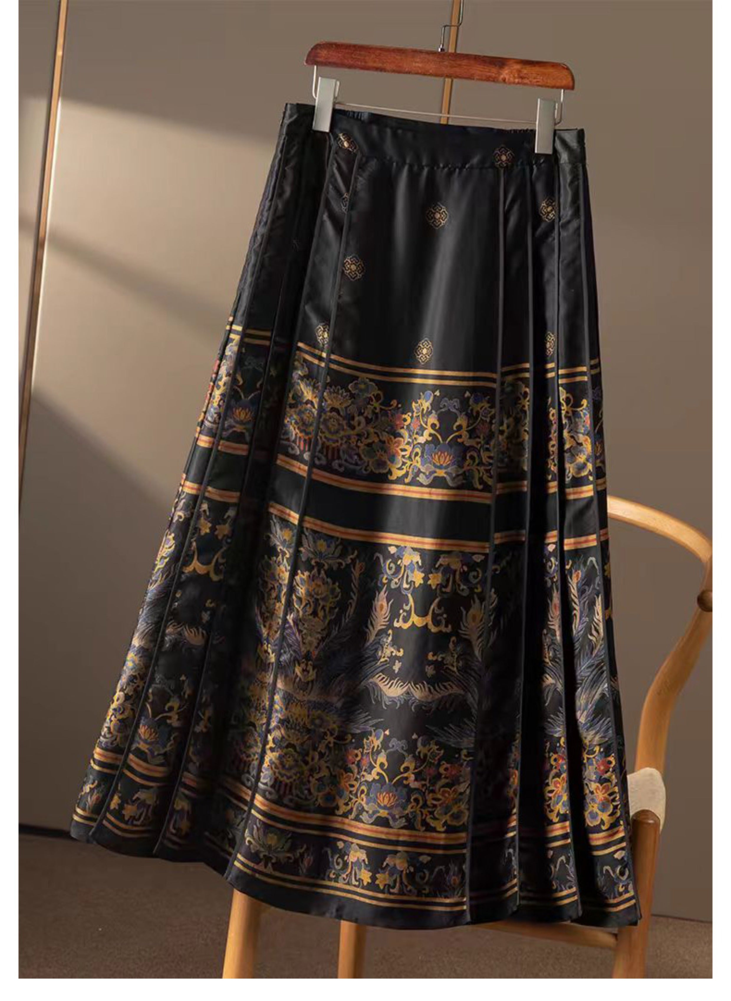 YPMMFW - Handmade 24 Momme HUALUO Jacquard Mud Silk Satin Fabric (Openwork texture) - 116cm by the Yard
