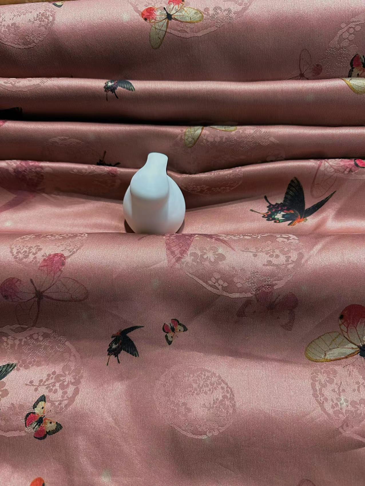 SXTHHD - Handmade 25 Momme HUALUO Jacquard Hongyunsha Mud Silk Fabric (Openwork texture) - 114cm by the Yard