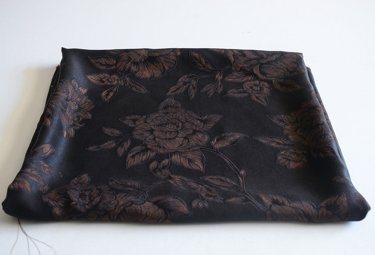 YPHYSI - Handmade 40 Momme Jacquard Mud Silk Fabric - 135cm by the Yard