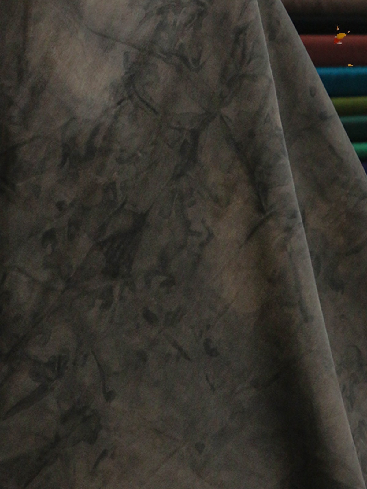 KAOLA - 30 Momme Handmade Double-Sided Satin Plant Mud Tie-dyed Fragrant Cloud Yarn Fabric - 100cm by the Yard