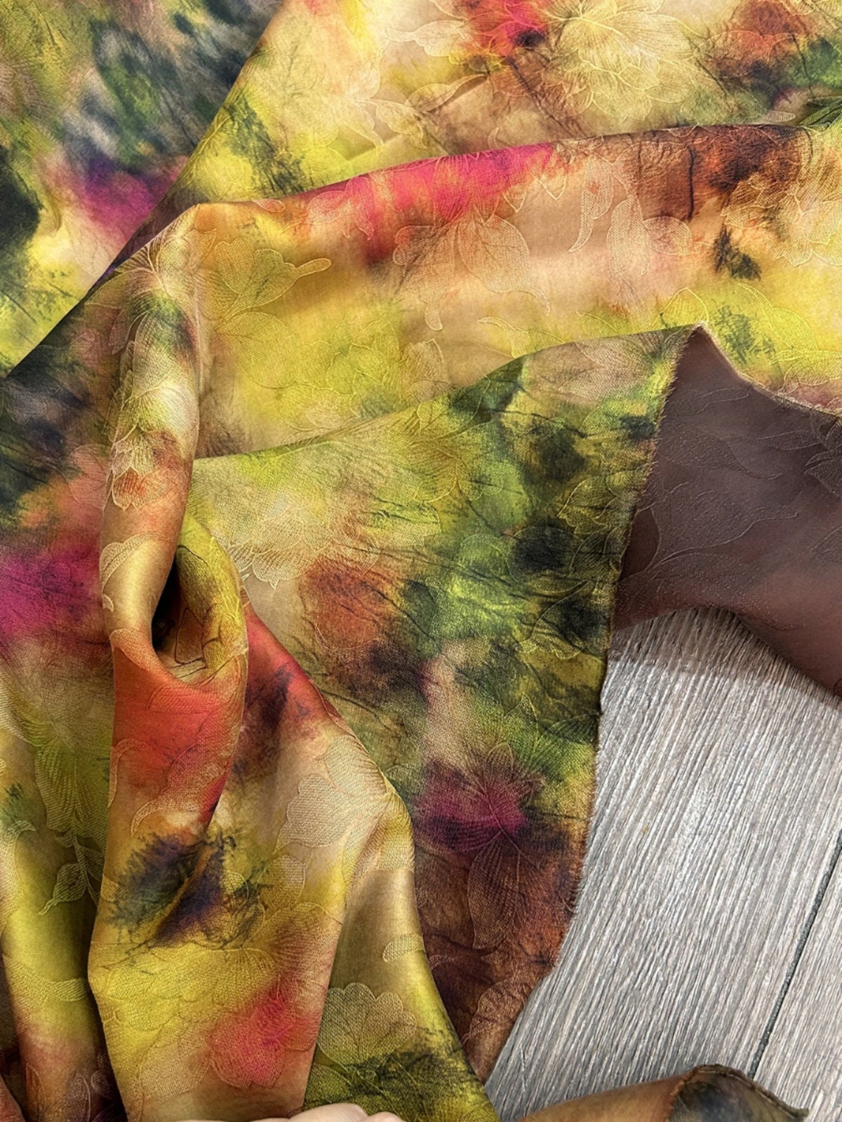 SUNRNML - Handmade 25 Momme HUALUO Jacquard Mud Silk Fabric (Openwork texture) - 113cm by the Yard