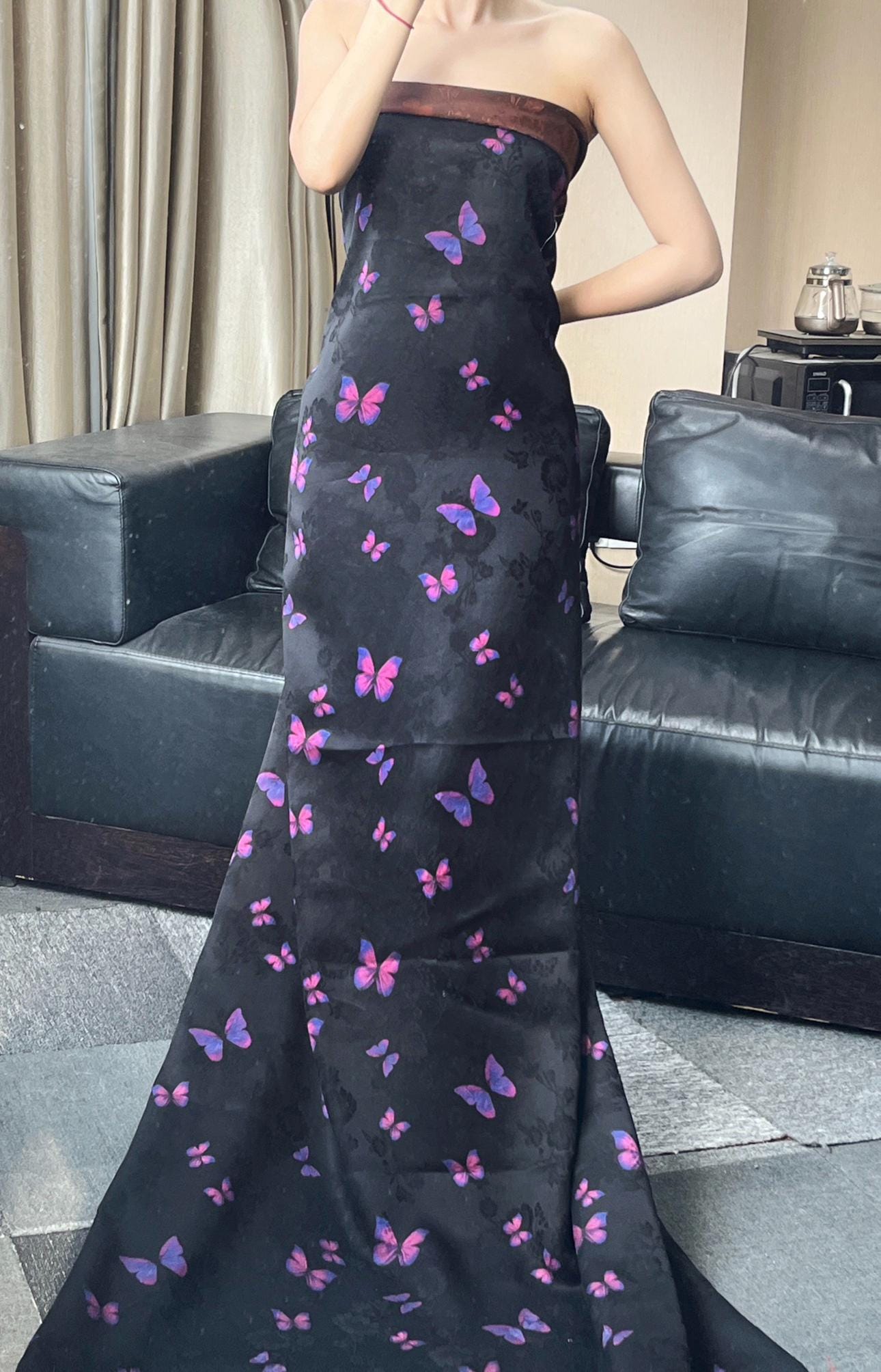 DQHDZH - Handmade 26 Momme HUALUO Jacquard Mud Silk Fabric (Openwork texture) - 110cm by the Yard