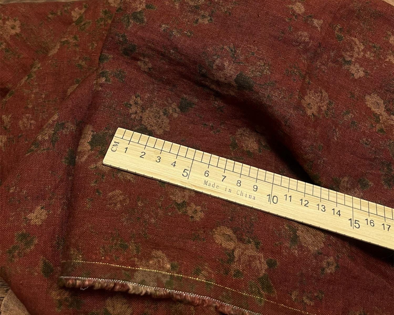 BJZAOG - 100% Linen, Vintage Style Red Floral Digital Prints, 200 gram 135cm wide by the Yard