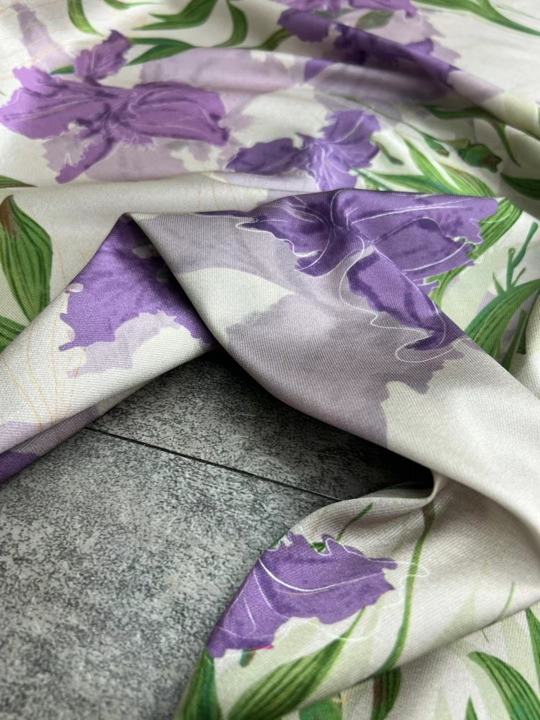 BUBFYW - 21 Momme Pink iris Digital Print Stretch Silk Satin Fabric - 140cm wide by the Yard