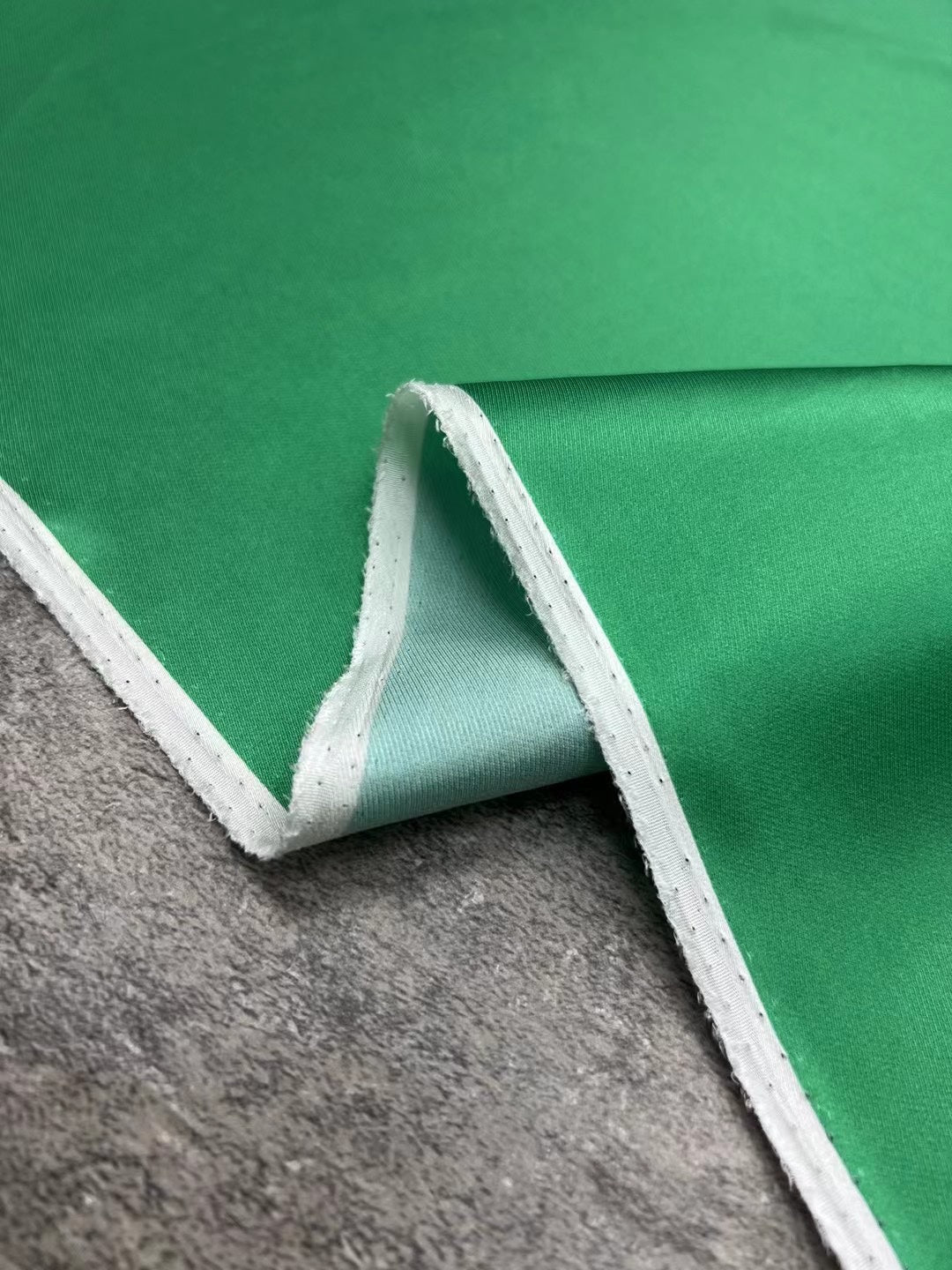 BUBLJB - 21 Momme Green Gradient Color Digital Print Stretch Silk Satin Fabric - 140cm wide by the Yard