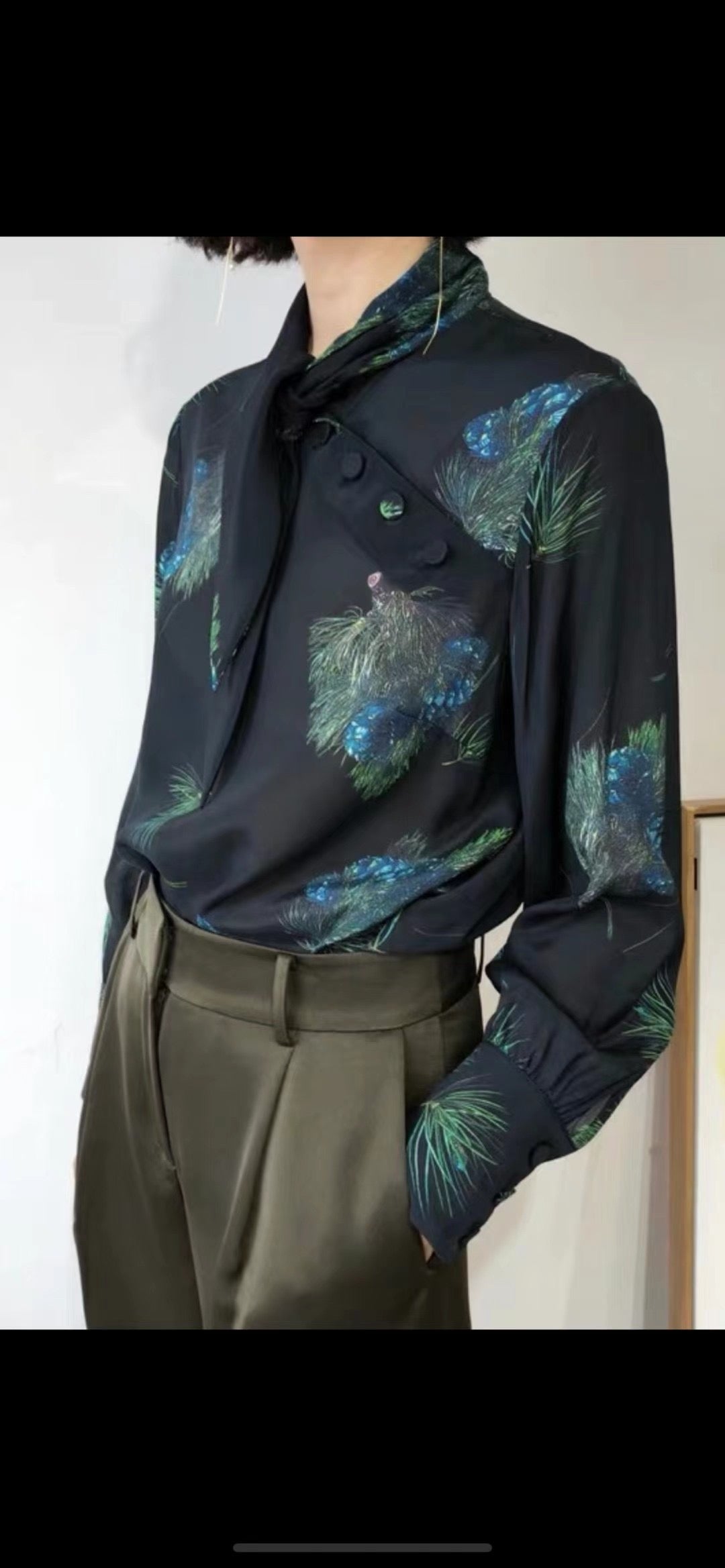 BUBZQD - 18 Momme Navy Blue Base Printing Stretch Silk Crepe De Chine Satin Fabric - 140cm By the Yard