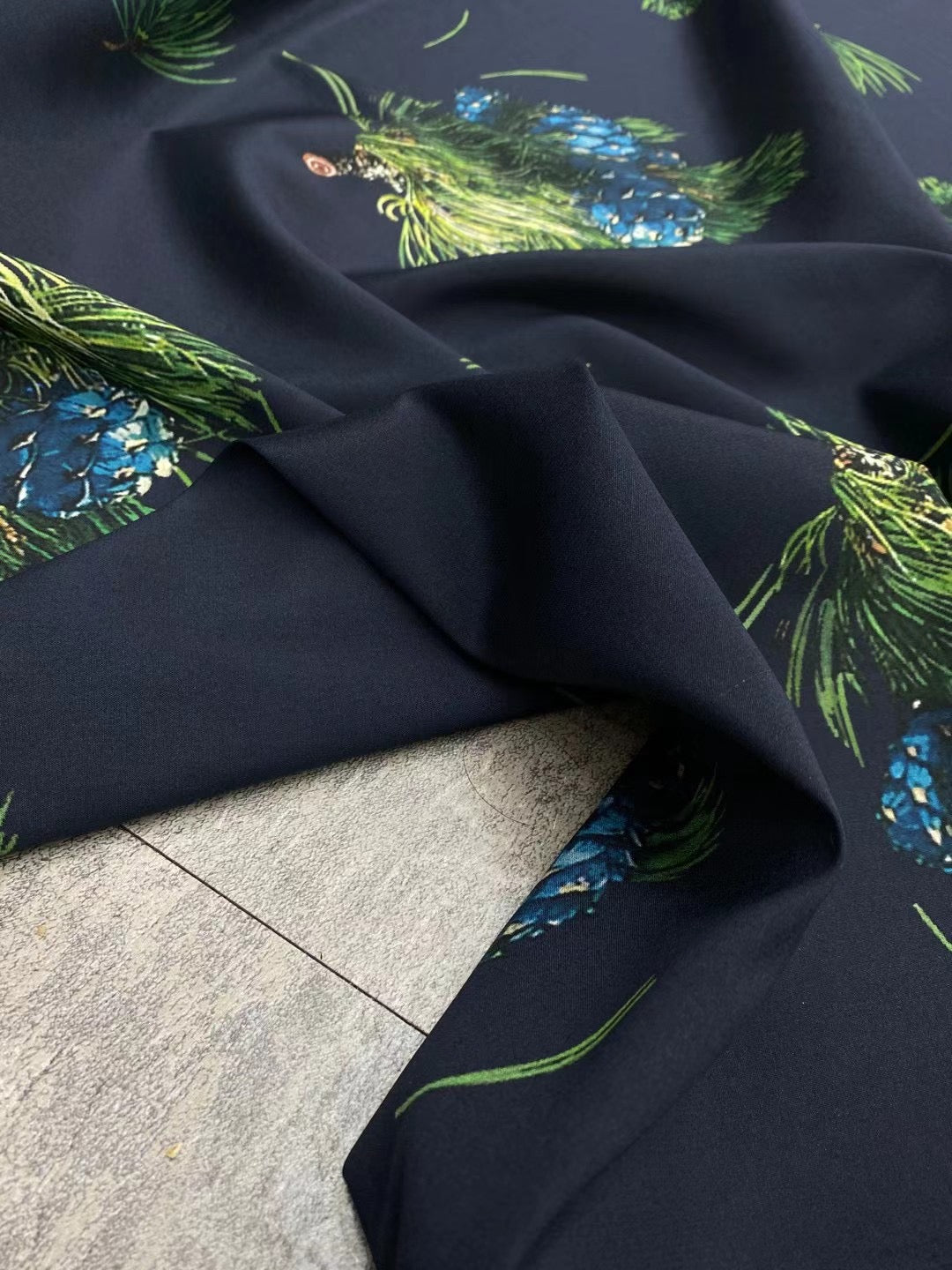 BUBZQD - 18 Momme Navy Blue Base Printing Stretch Silk Crepe De Chine Satin Fabric - 140cm By the Yard
