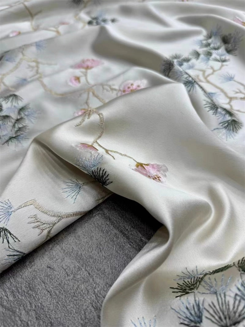CJZGCXMH - Embroidered 100% silk satin fabric, 30 momme, 140cm wide, sold by the yard