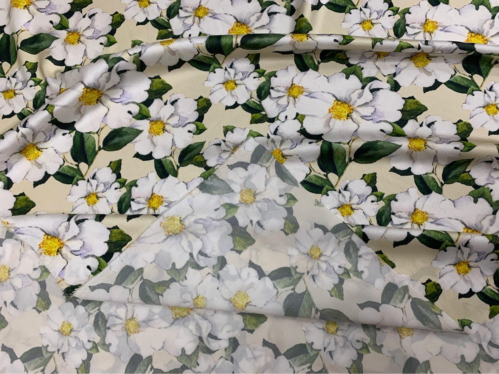 FUGSUI - 19 Momme Light Luxury Retro fFloral Pattern Digital Print Stretch Silk Satin Fabric - 140cm wide by the Yard