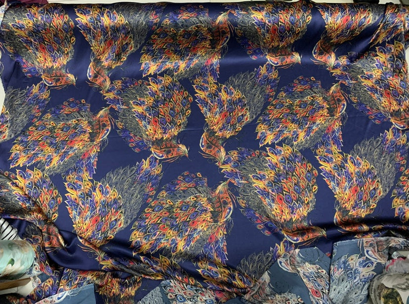 FUGUKQ - 19 Momme Beautiful Peacock Feathers Pattern Digital Print Stretch Silk Satin Fabric - 140cm wide by the Yard