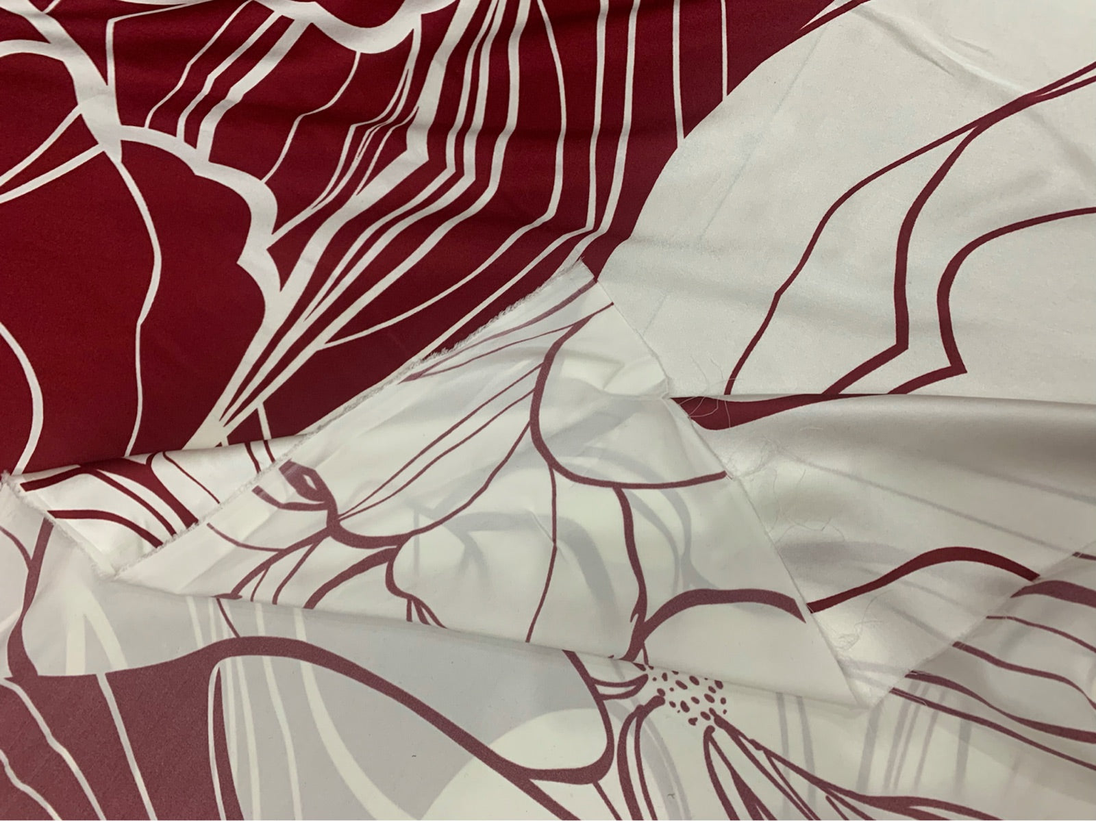 GADING - 19 Momme White and Red Color Matching Pattern Digital Print Stretch Silk Satin Fabric - 140cm wide by the Yard