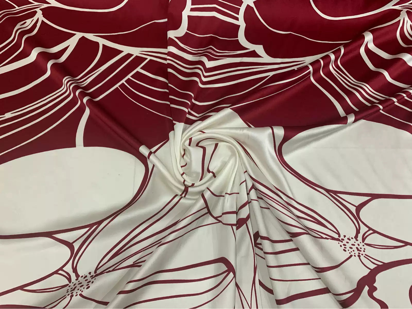 GADING - 19 Momme White and Red Color Matching Pattern Digital Print Stretch Silk Satin Fabric - 140cm wide by the Yard