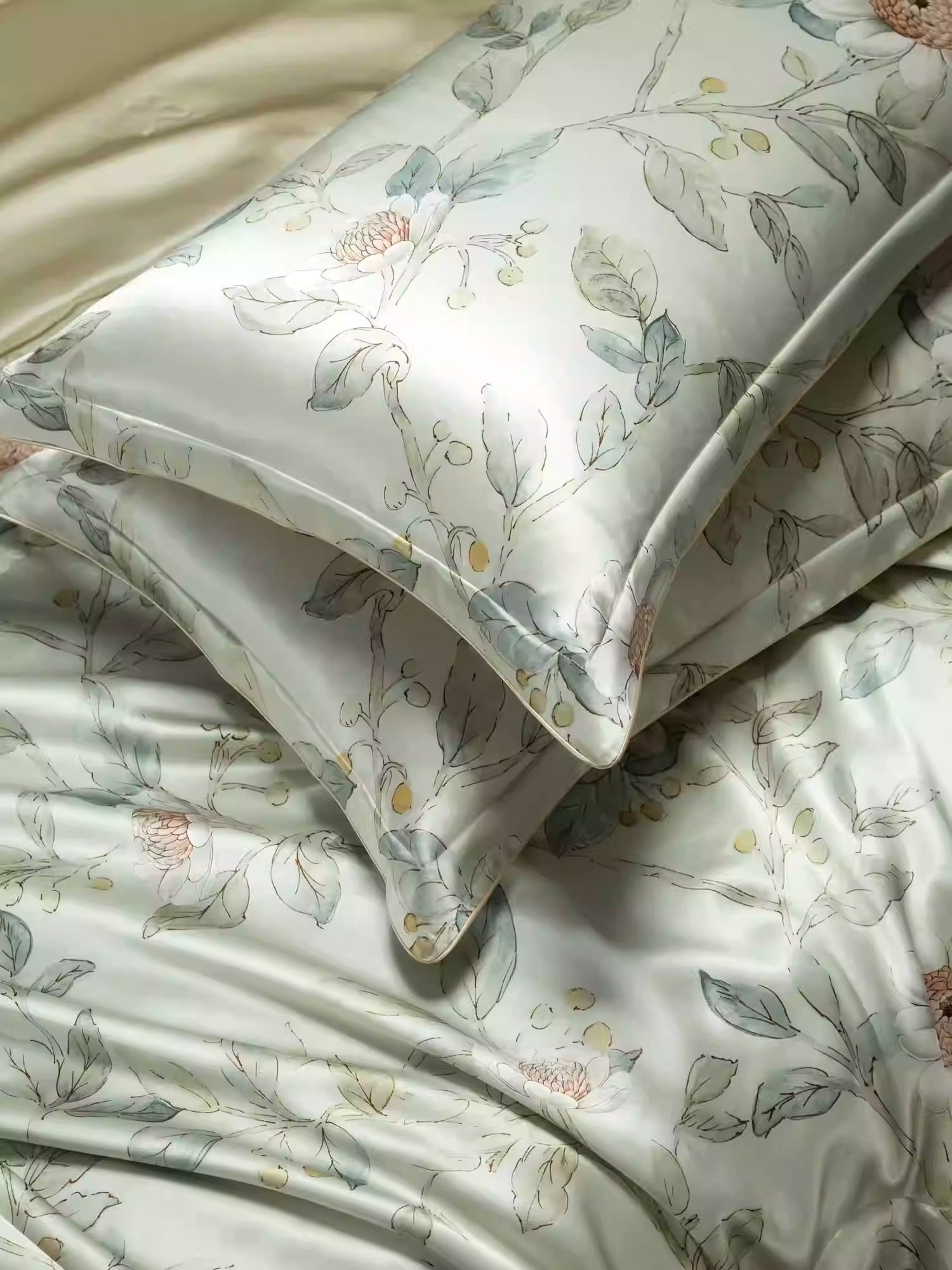 LUMDDIS - 25 Momme Silk Bedding Set with Silk Duvet