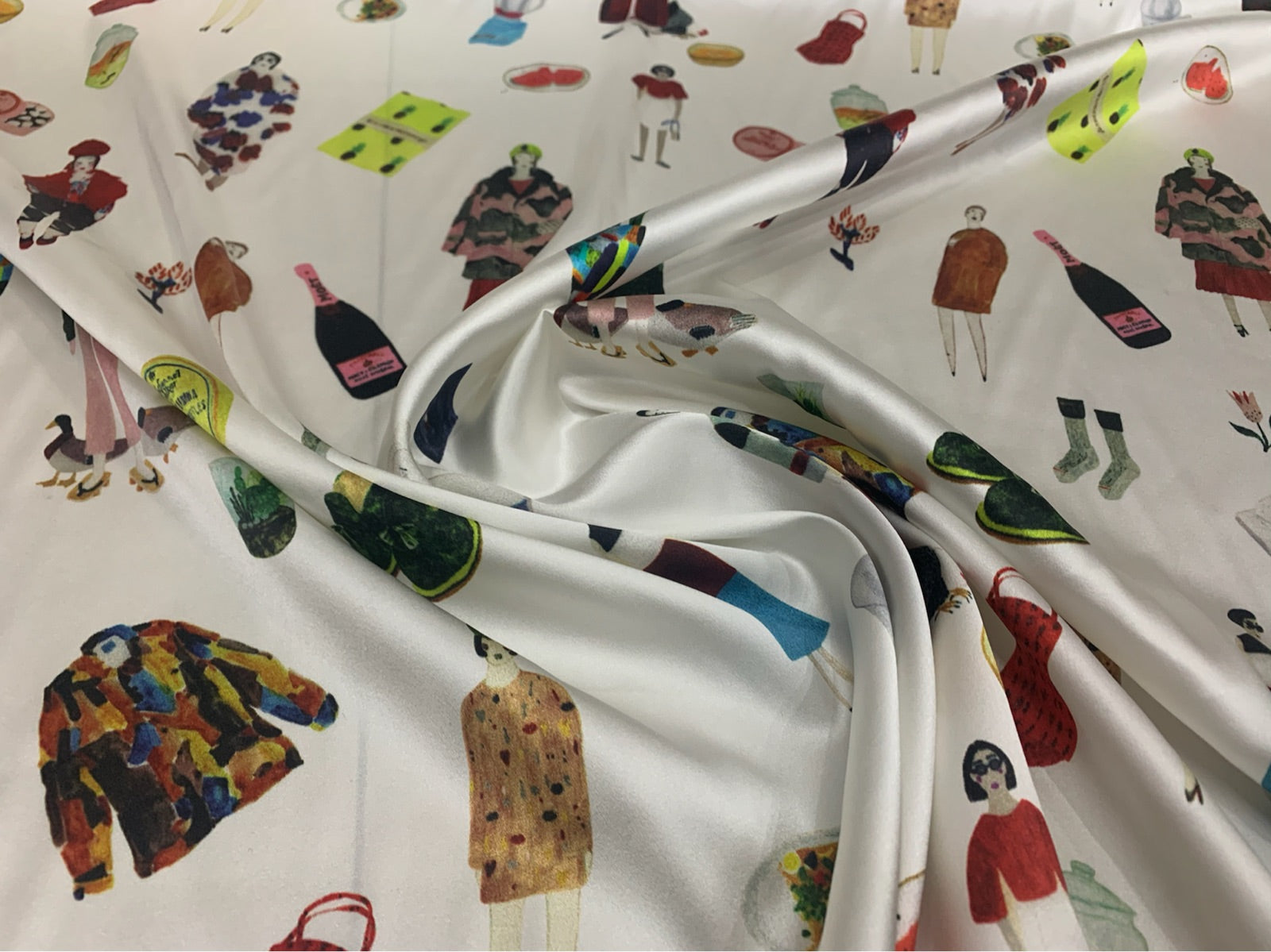 PINGUA - 19 Momme Fashionable and Modern Pattern Digital Print Stretch Silk Satin Fabric - 108cm wide by the Yard