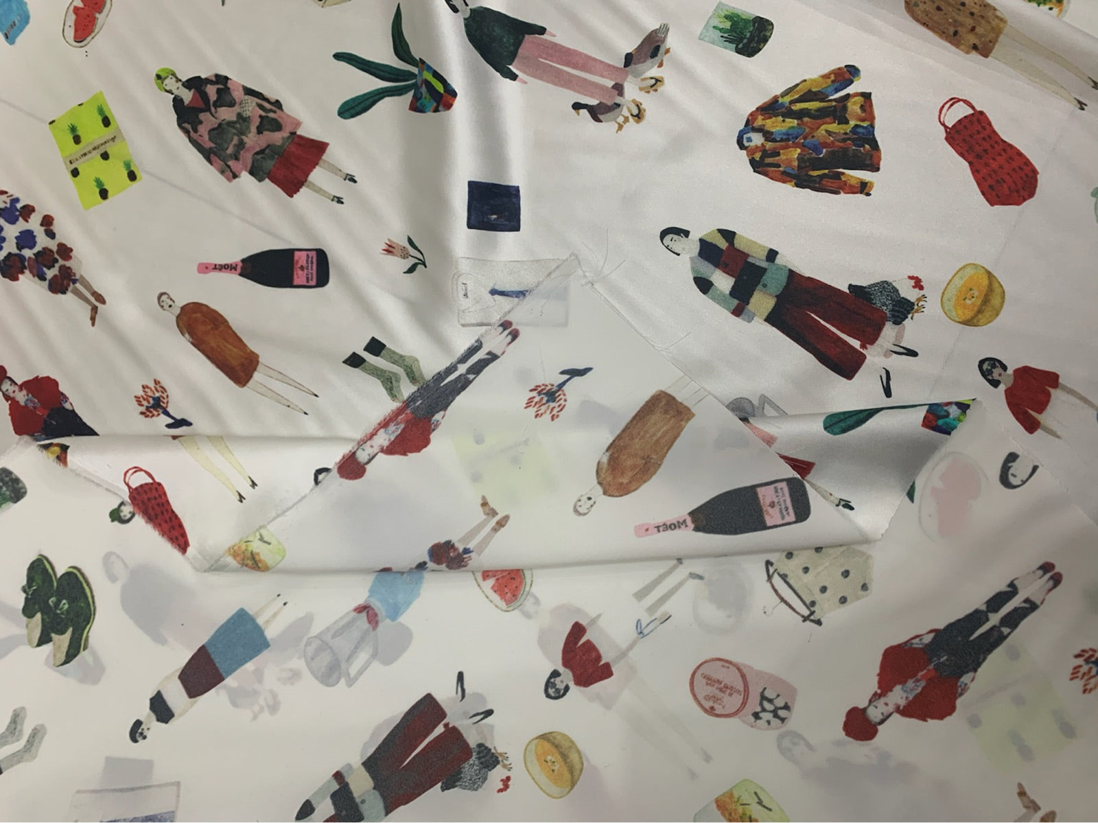 PINGUA - 19 Momme Fashionable and Modern Pattern Digital Print Stretch Silk Satin Fabric - 108cm wide by the Yard