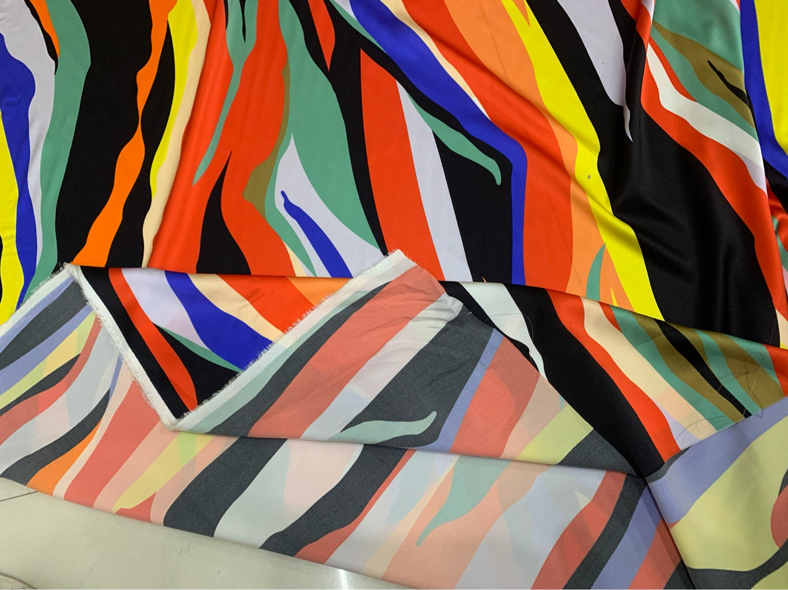 QCATIA - 19 Momme Color Stripes Pattern Digital Print Stretch Silk Satin Fabric - 140cm wide by the Yard