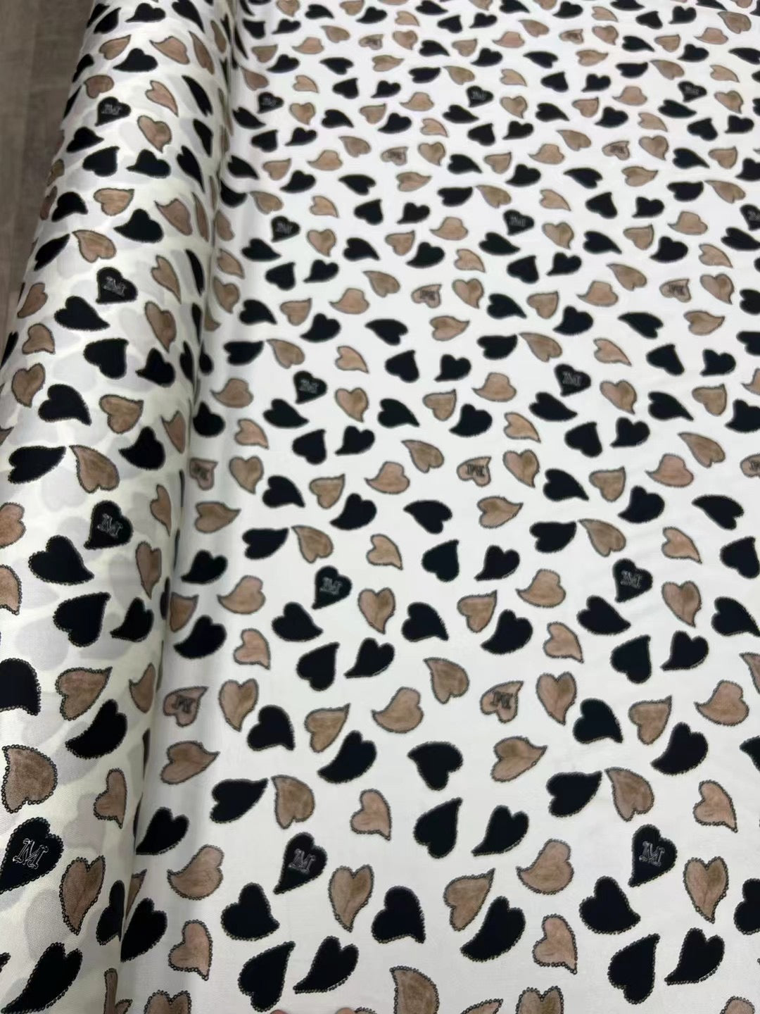 BUBHDX - 21 Momme Heart Shape Digital Print Stretch Silk Satin Fabric - 140cm wide by the Yard