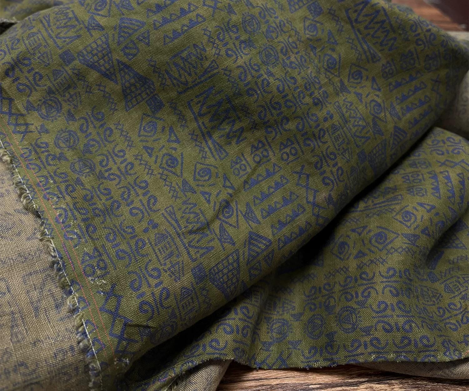 BJGUZH - 100% Linen, Vintage Green and Yellow Digital Print, 200 gram 135cm wide by the Yard
