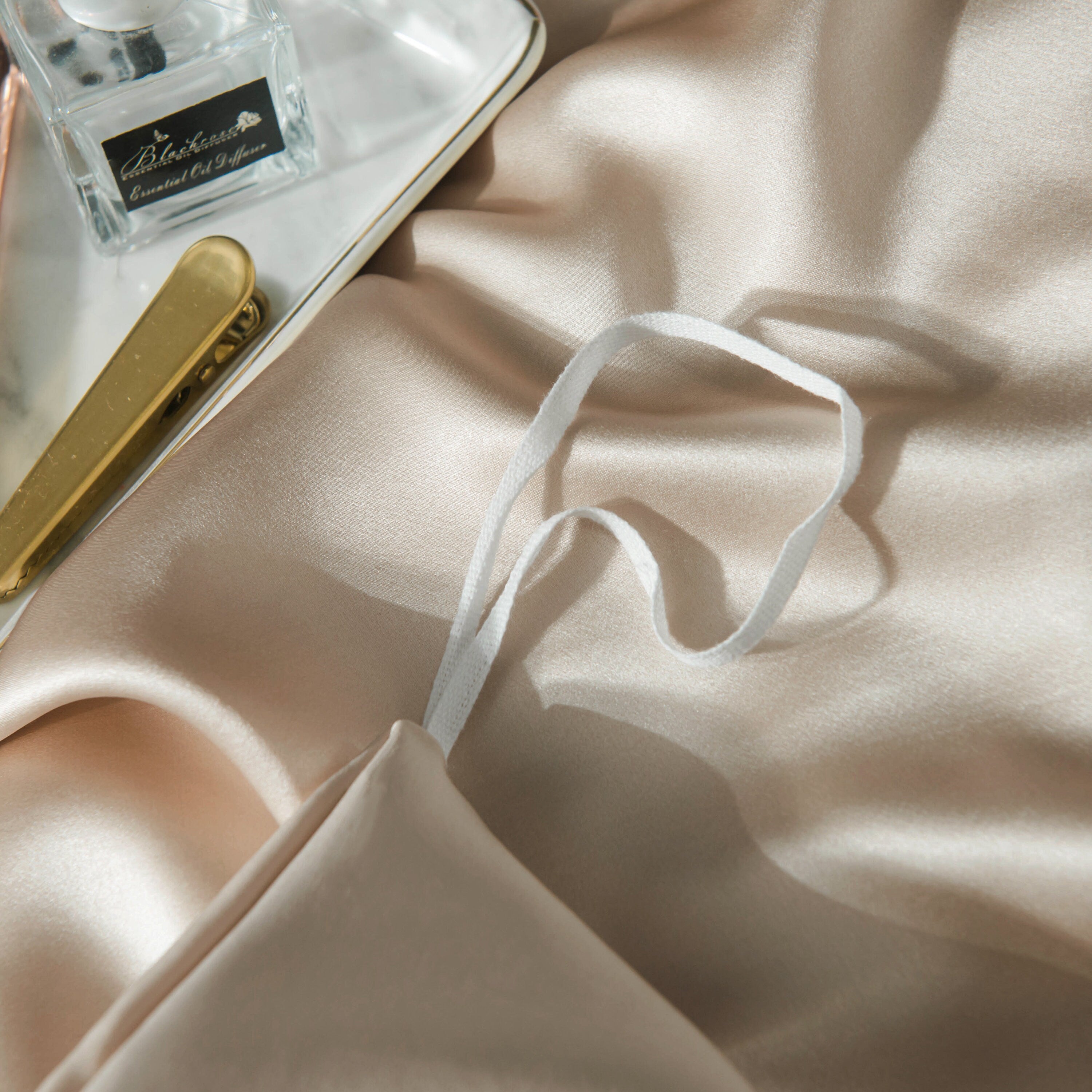 Pure silk duvet cover in Soft Yellow color. 22 momme thickness, Smooth, Natural, Sleep beauty Silk Bedding for King, queen, custom size.