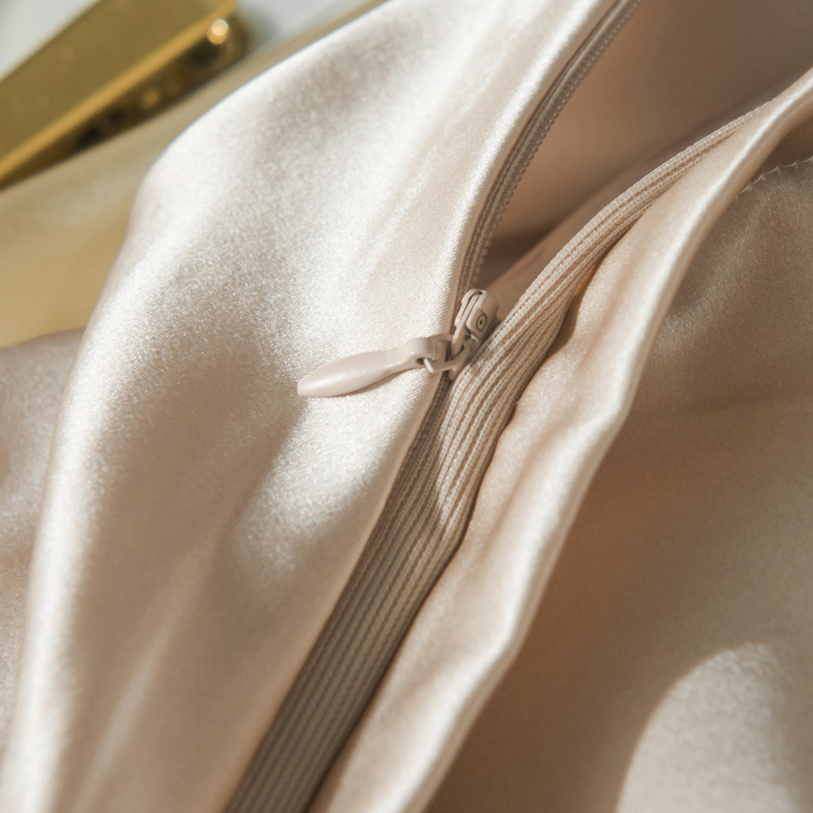 Pure silk duvet cover in Soft Yellow color. 22 momme thickness, Smooth, Natural, Sleep beauty Silk Bedding for King, queen, custom size.