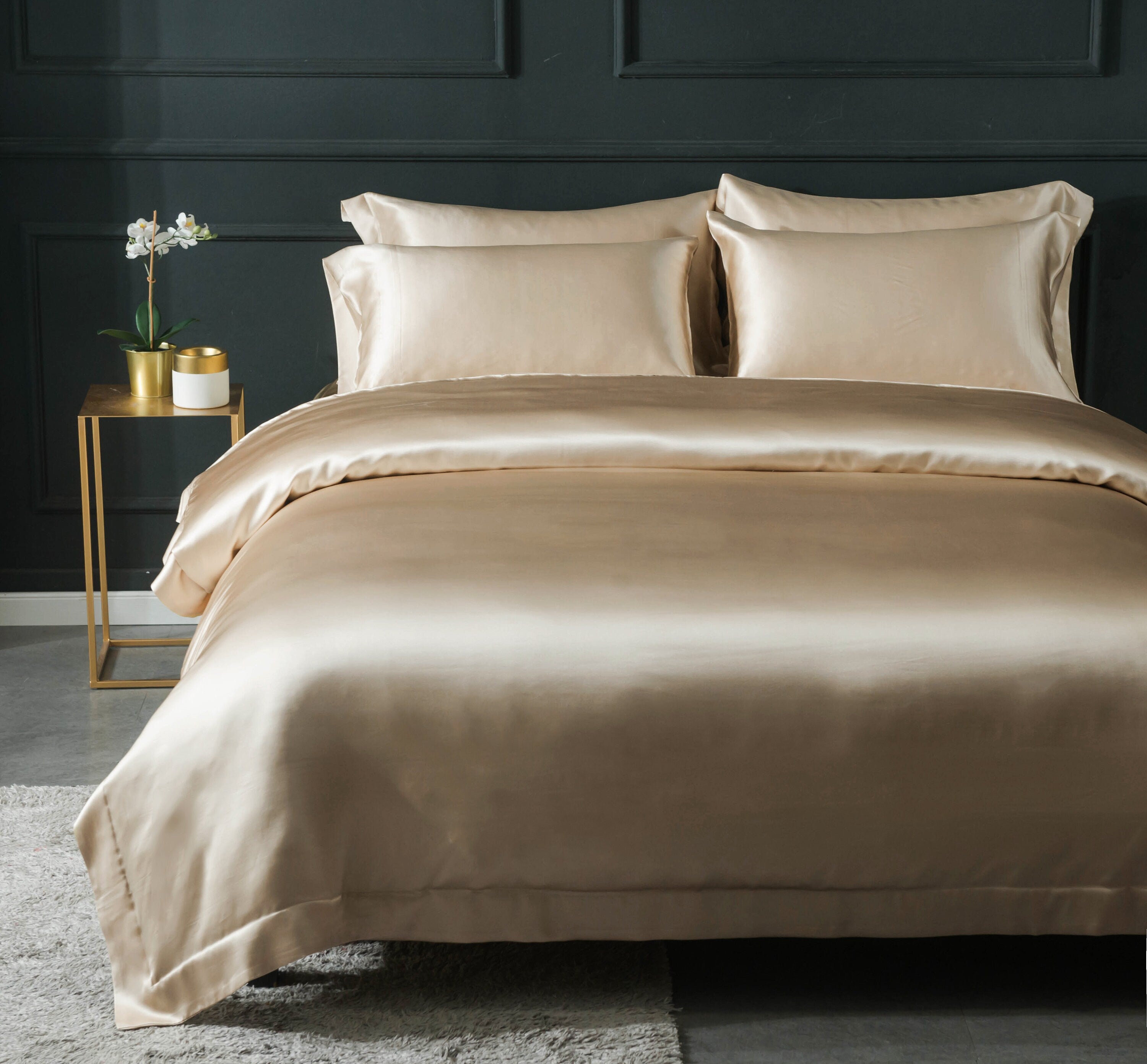 Pure silk duvet cover in Soft Yellow color. 22 momme thickness, Smooth, Natural, Sleep beauty Silk Bedding for King, queen, custom size.