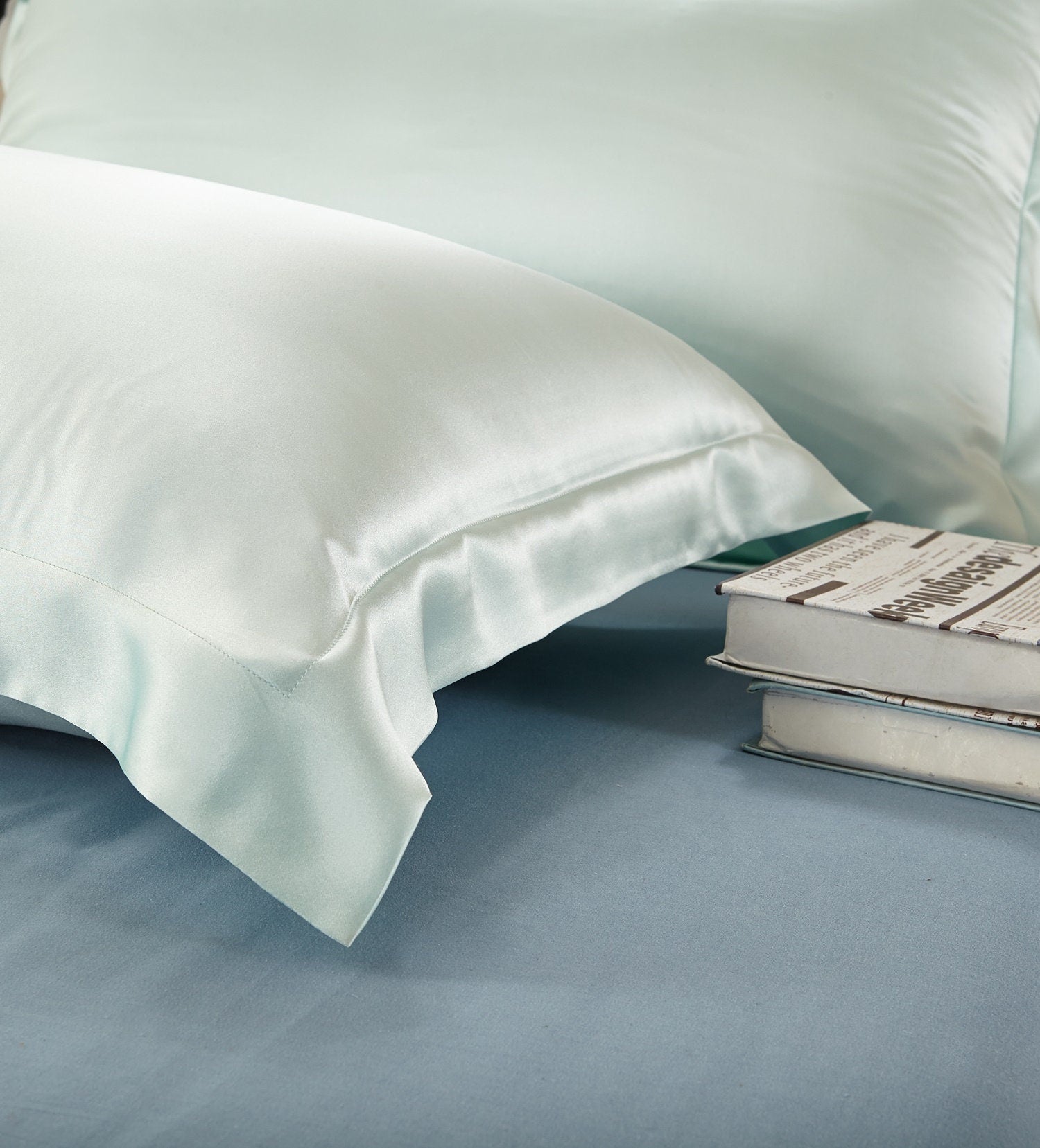 19mm Silk Pillowcase, Handmade with 100% 6A Pure Silk, Beauty Sleep Anti Ageing/Wrinkles, for King, Queen, Customized sizes Bedding.