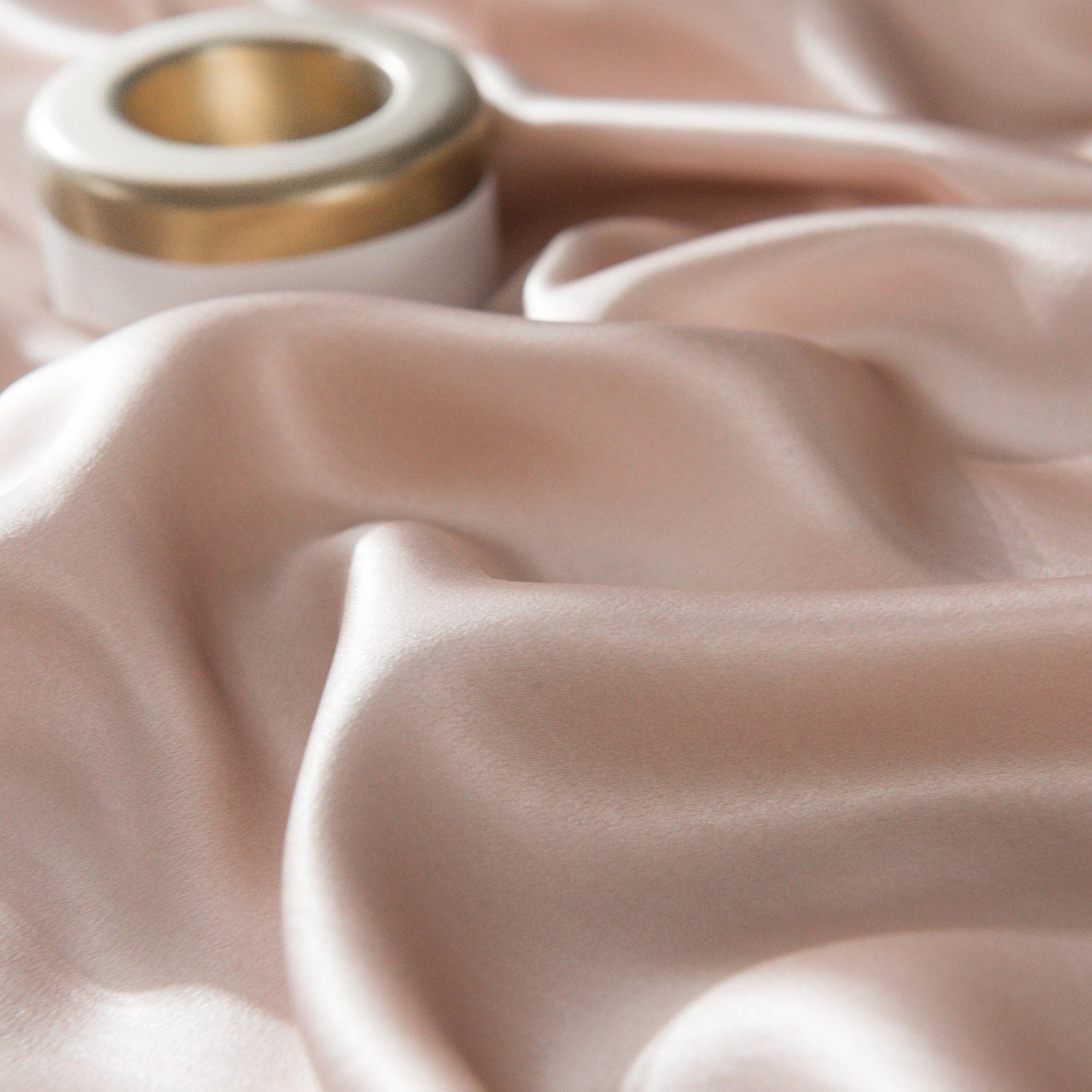 22mm Anna Pink Pillowcase, Handmade with 100% 6A Pure Silk, Beauty Sleep Anti Ageing/Wrinkles, for King, Queen, Customized sizes Bedding.