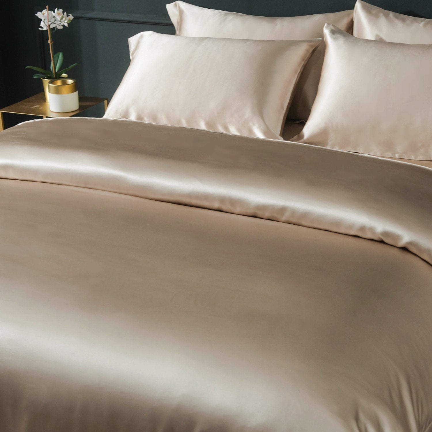 22mm Cream Coffee Pillowcase, Handmade with 100% 6A Pure Silk, Beauty Sleep Anti Ageing/Wrinkles, for King, Queen, Customized sizes Bedding.