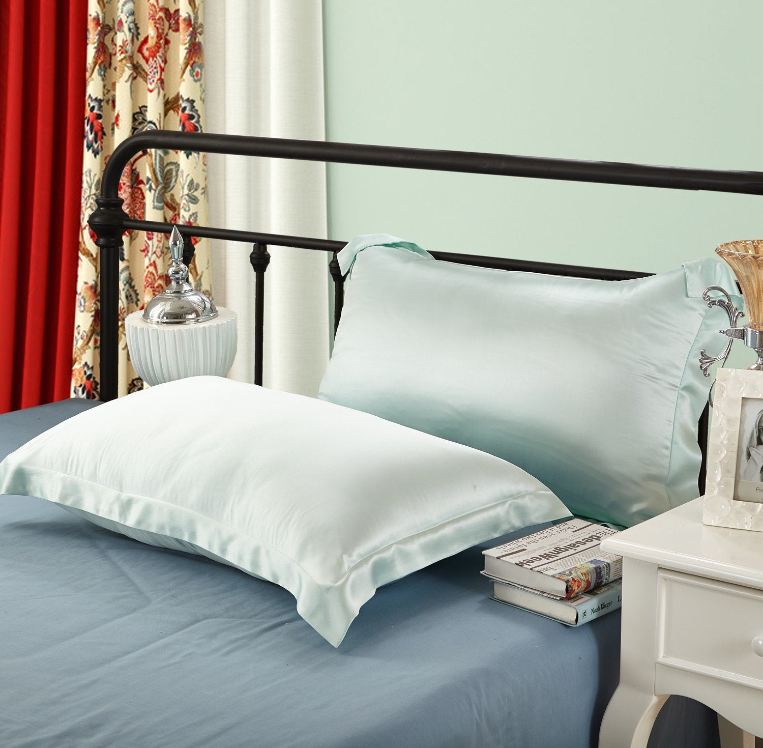 19mm Silk Pillowcase, Handmade with 100% 6A Pure Silk, Beauty Sleep Anti Ageing/Wrinkles, for King, Queen, Customized sizes Bedding.