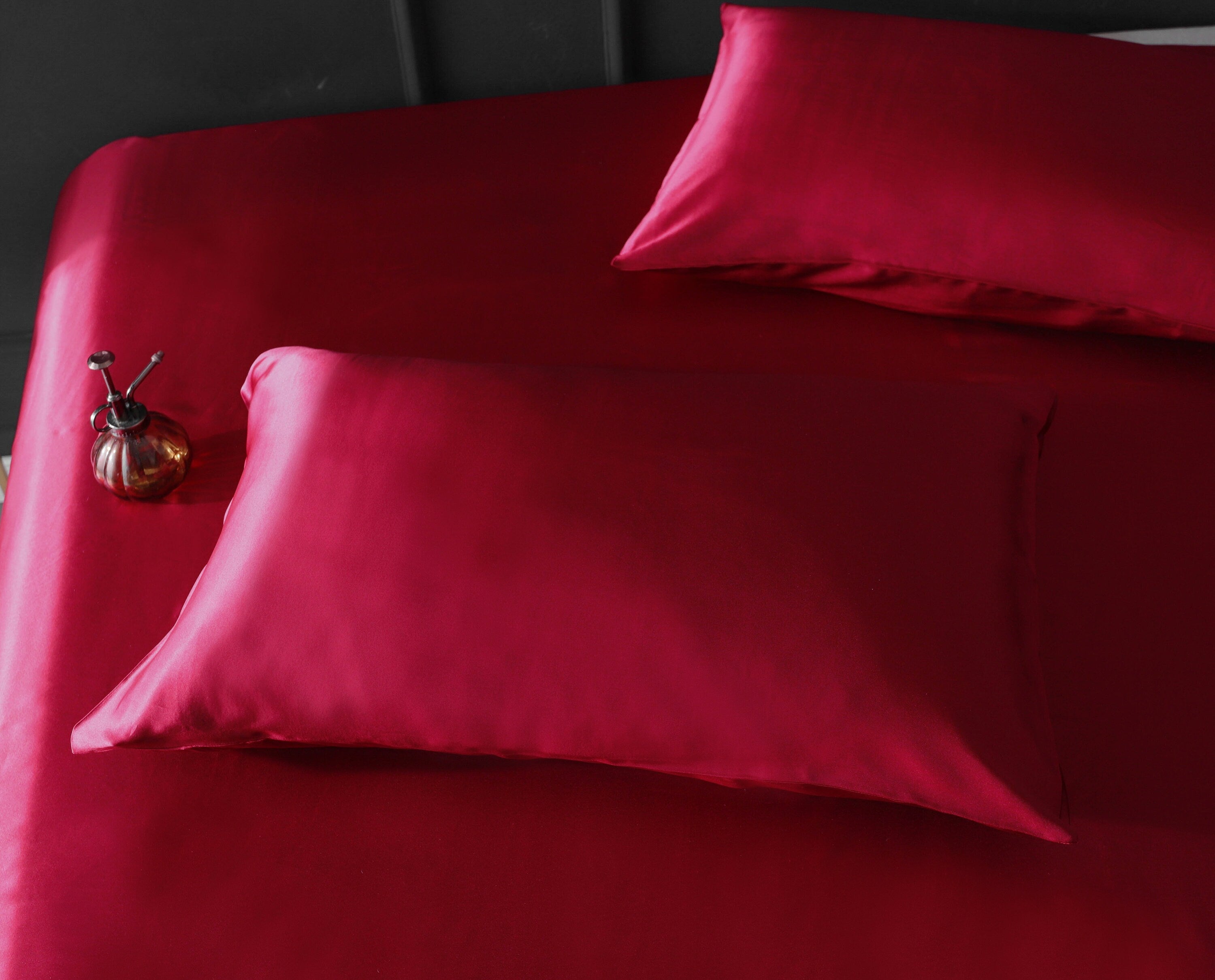 22mm Red Wine Pillowcase, Handmade with 100% 6A Pure Silk, Beauty Sleep Anti Ageing/Wrinkles, for King, Queen, Customized sizes Bedding.