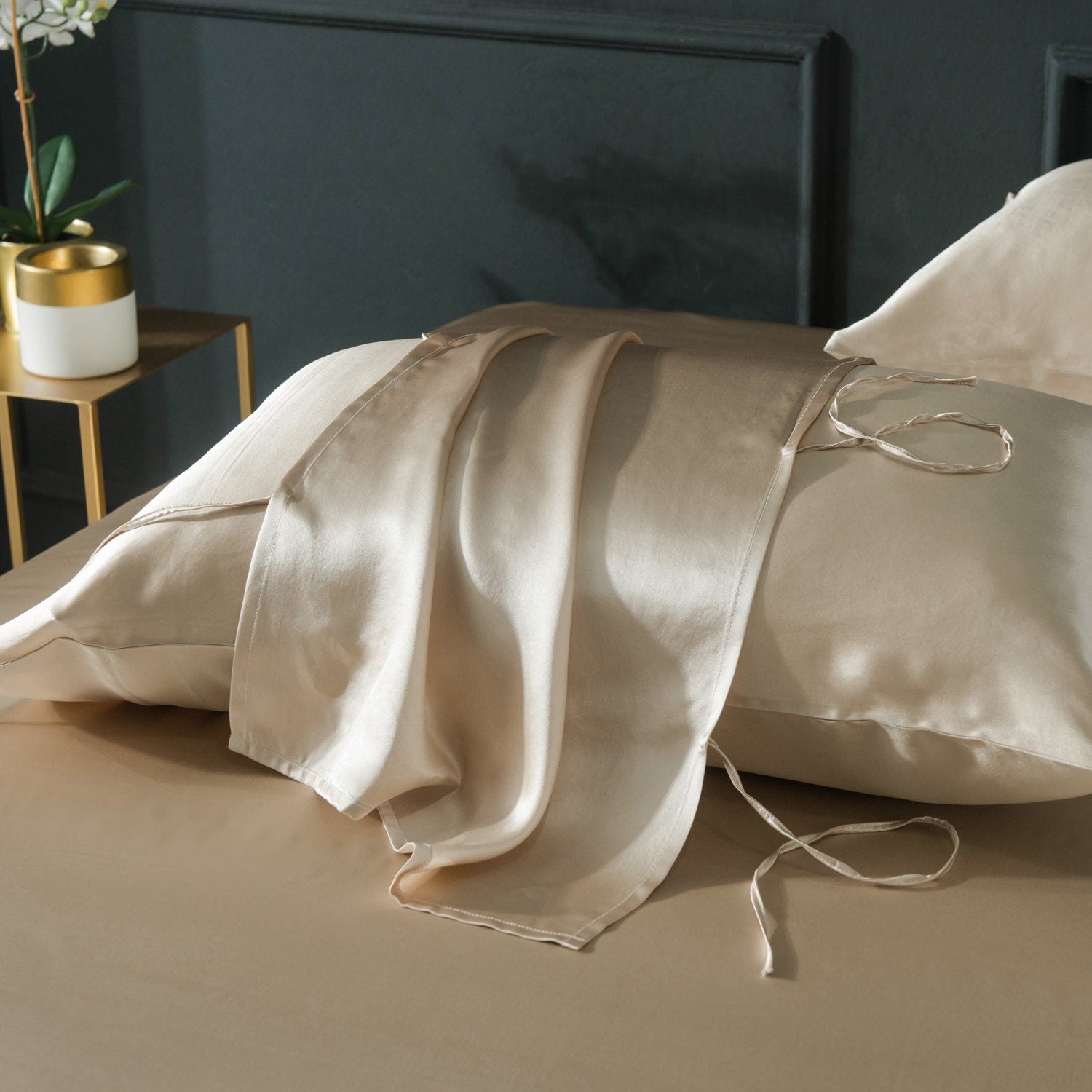 22mm Cream Coffee Pillowcase, Handmade with 100% 6A Pure Silk, Beauty Sleep Anti Ageing/Wrinkles, for King, Queen, Customized sizes Bedding.