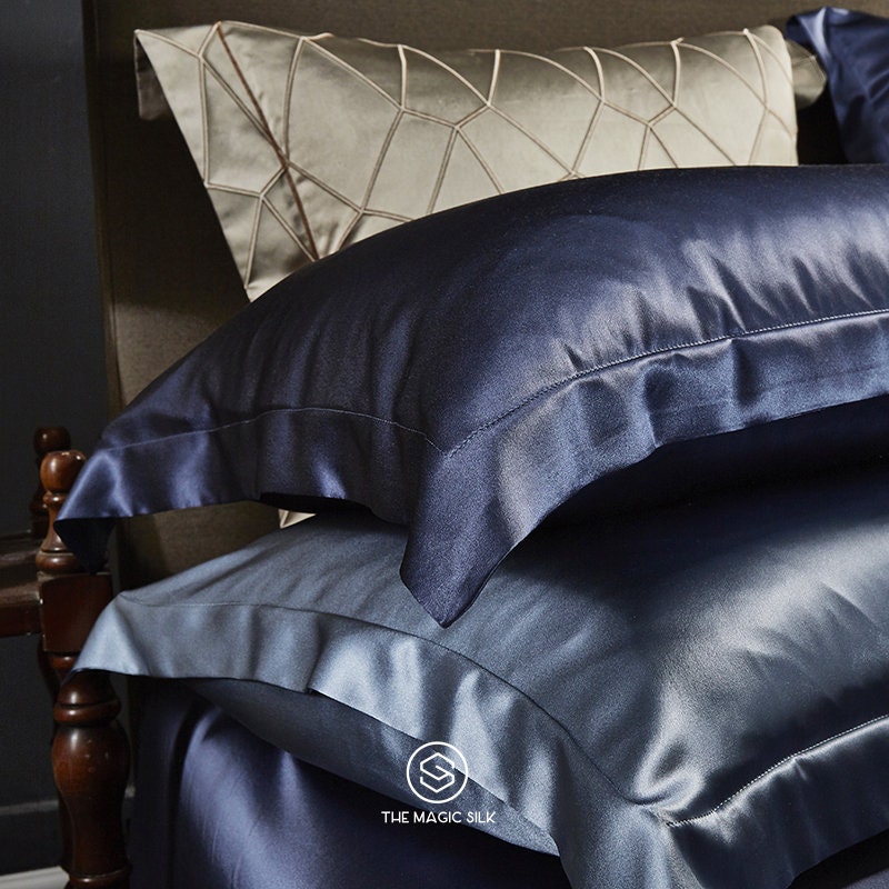 Presidential Suite set 4 pieces. Charmeuse silk bedding set in Navy Blue. Made in 25 momme 100% Anti-Allergic Mulberry Silk.
