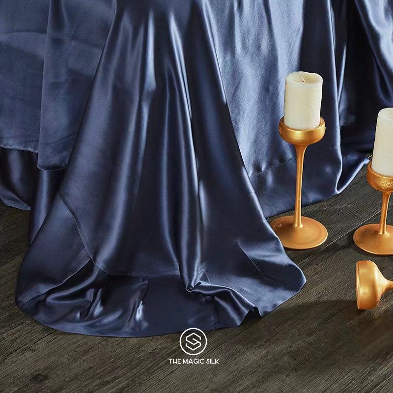 Presidential Suite set 4 pieces. Charmeuse silk bedding set in Navy Blue. Made in 25 momme 100% Anti-Allergic Mulberry Silk.