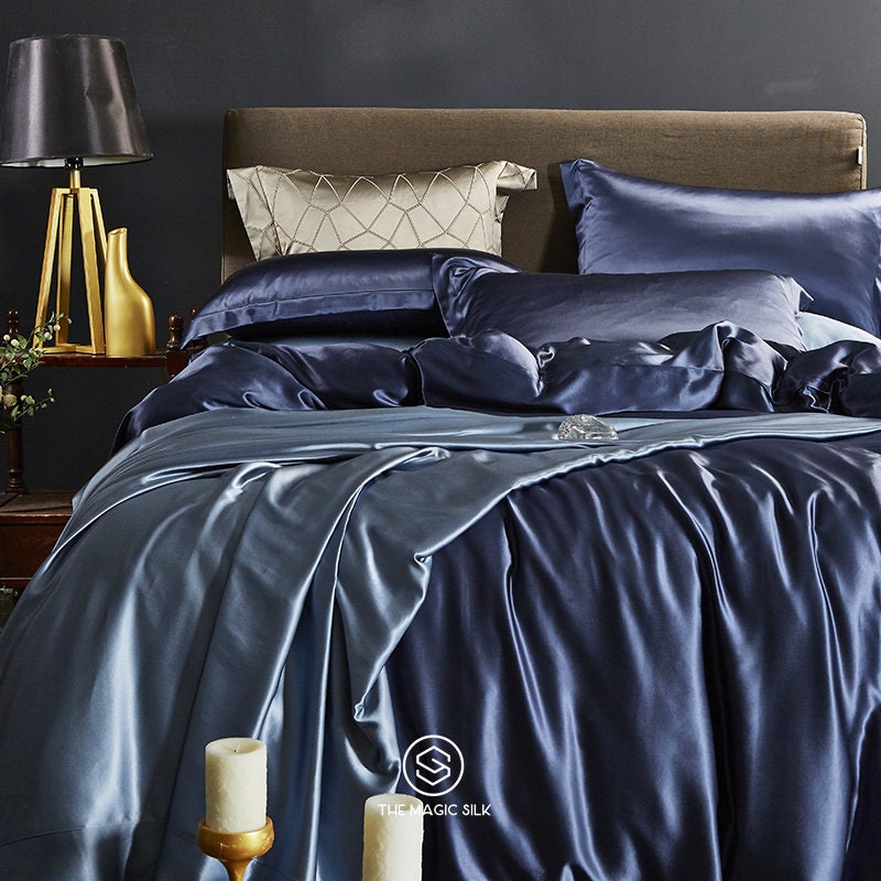 Presidential Suite set 4 pieces. Charmeuse silk bedding set in Navy Blue. Made in 25 momme 100% Anti-Allergic Mulberry Silk.