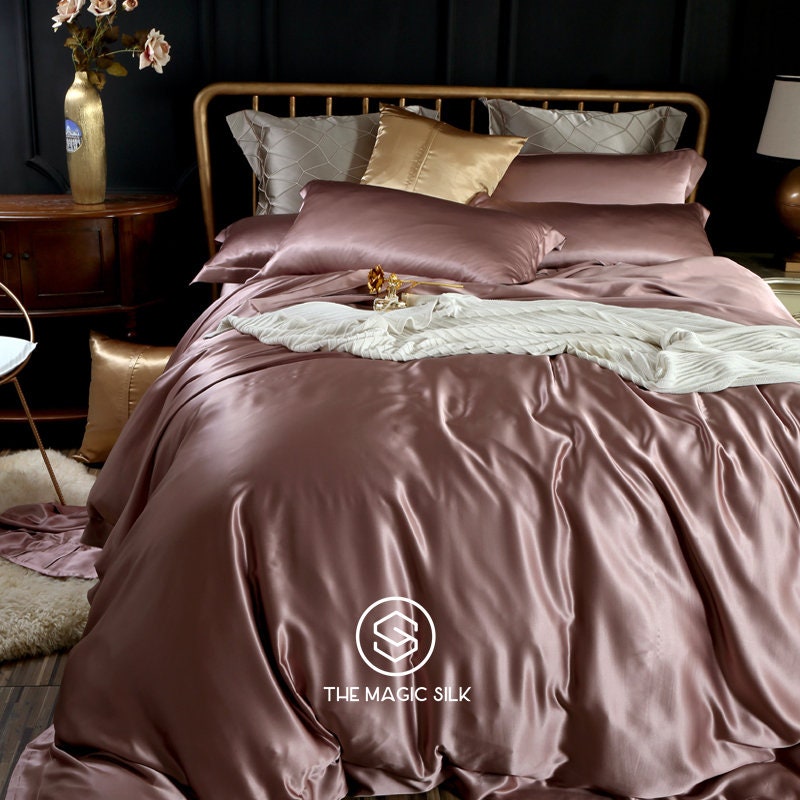 Luxurious Silk Bedding Set 4 pieces. Charmeuse silk bedding set in Bean Purple. Made in 25 momme 100% Anti-Allergic Mulberry Silk.