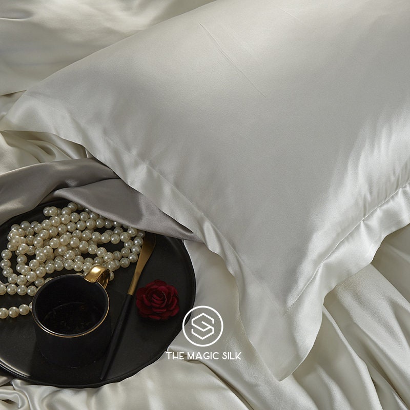 Luxurious Silk Bedding Set 4 pieces. Charmeuse silk bedding set in Pearl White. Made in 25 momme 100% Anti-Allergic Mulberry Silk.