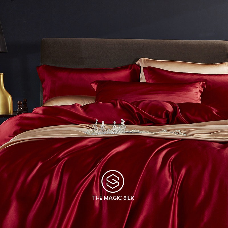Luxurious Silk Bedding Set 4 pieces. Charmeuse silk bedding set in Wine Red. Made in 25 momme 100% Anti-Allergic Mulberry Silk.