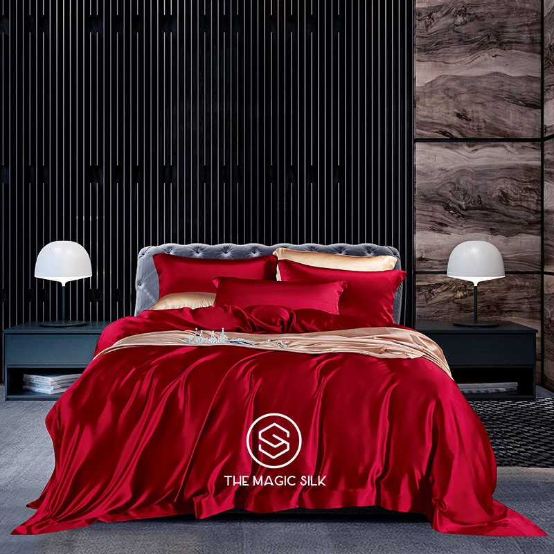 Luxurious Silk Bedding Set 4 pieces. Charmeuse silk bedding set in Wine Red. Made in 25 momme 100% Anti-Allergic Mulberry Silk.