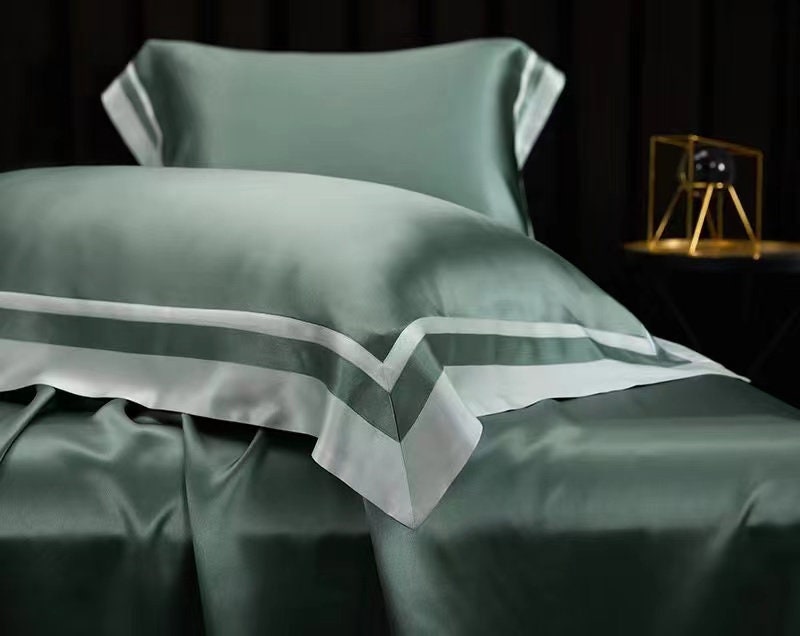 2022 New Presidential Suite set 4 pieces. Charmeuse silk bedding set in Mocha. Made in 25 momme 100% Anti-Allergic Mulberry Silk.