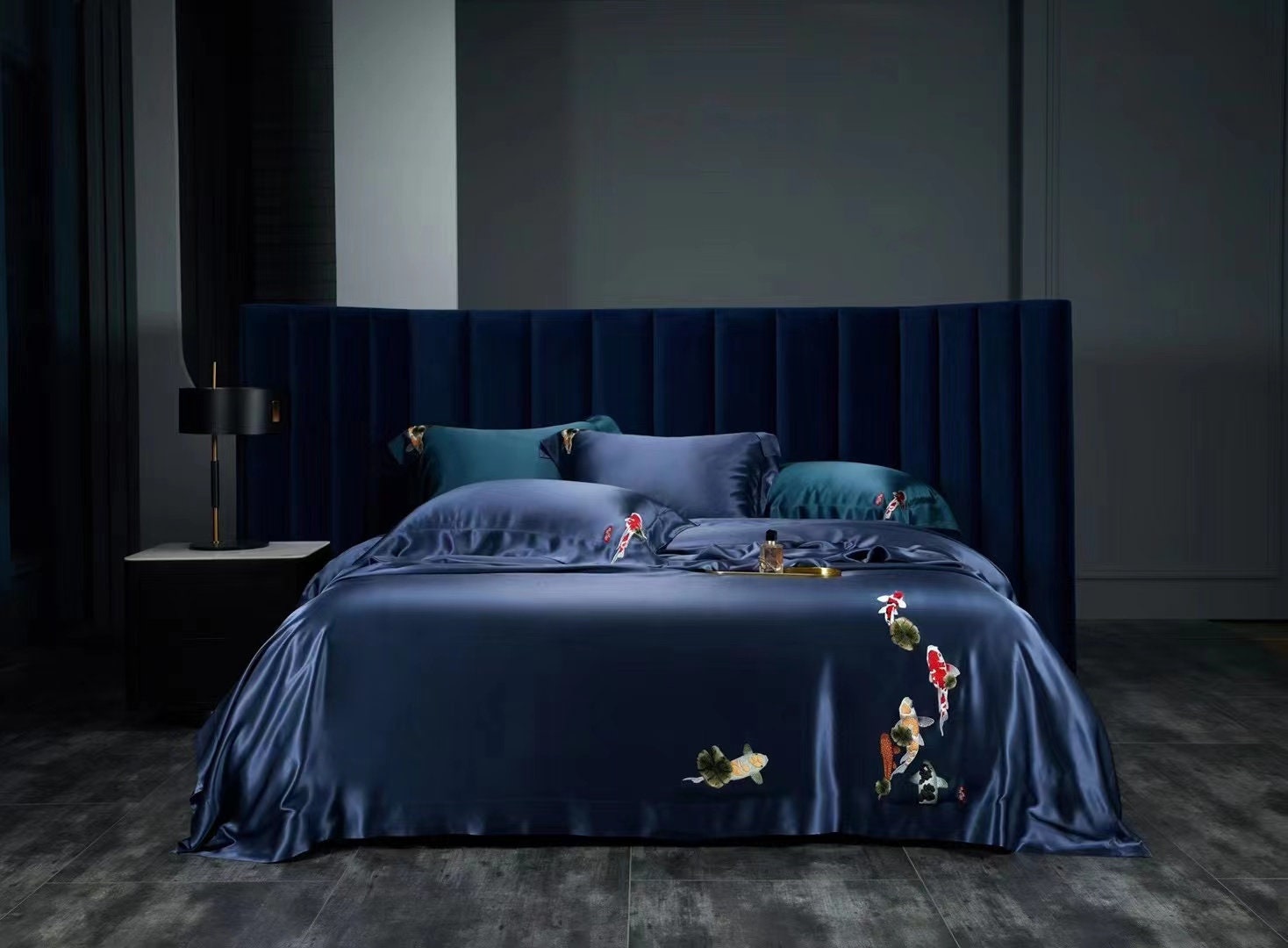 New collection Hand Embroidery/25 Momme Mulberry Silk Bedding Set 4pcs in Chinese Bridal Red